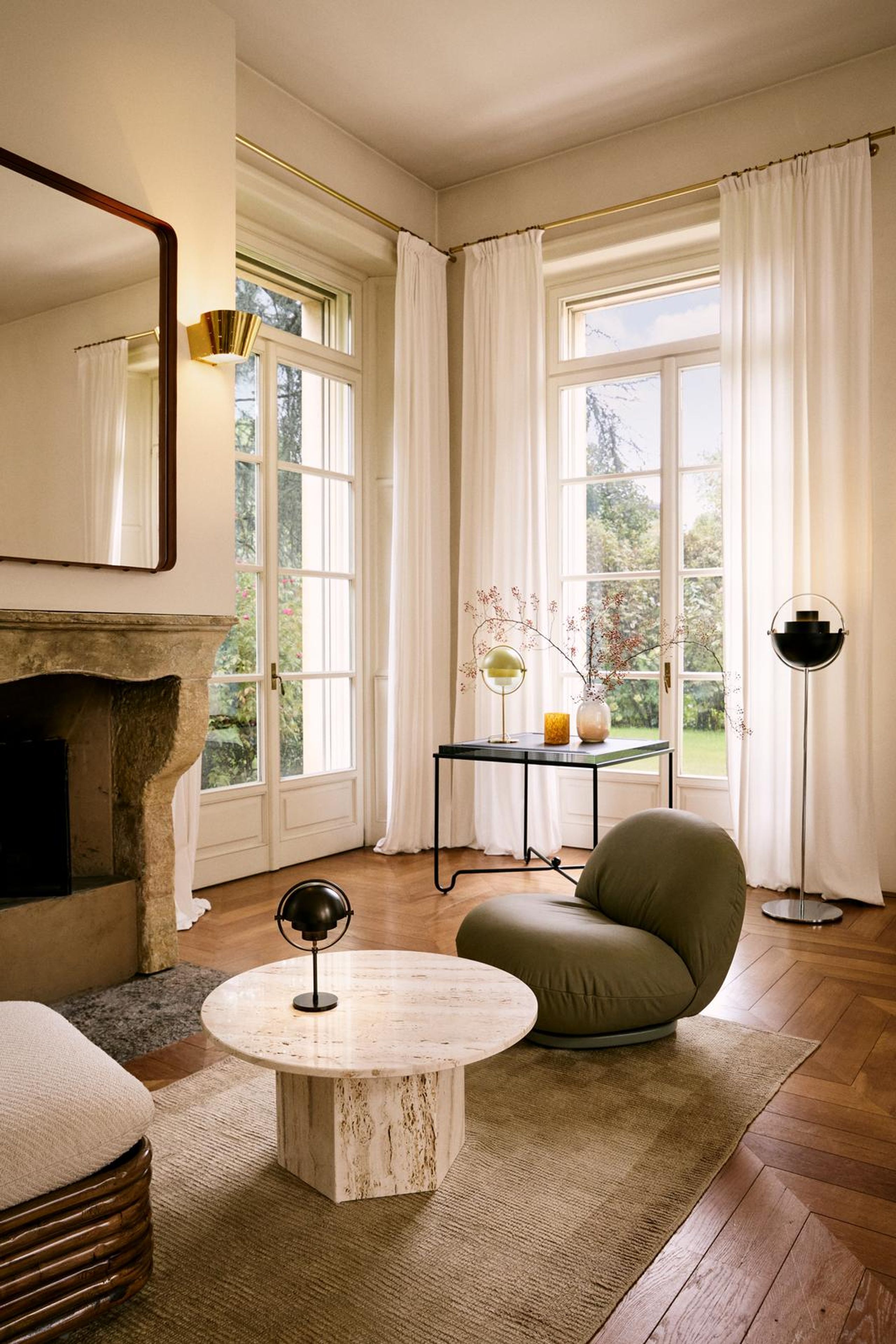 GUBI - Gulvlampe - Multi-Lite Floor Lamp - Base: Brass / Shade: Shiny Brass