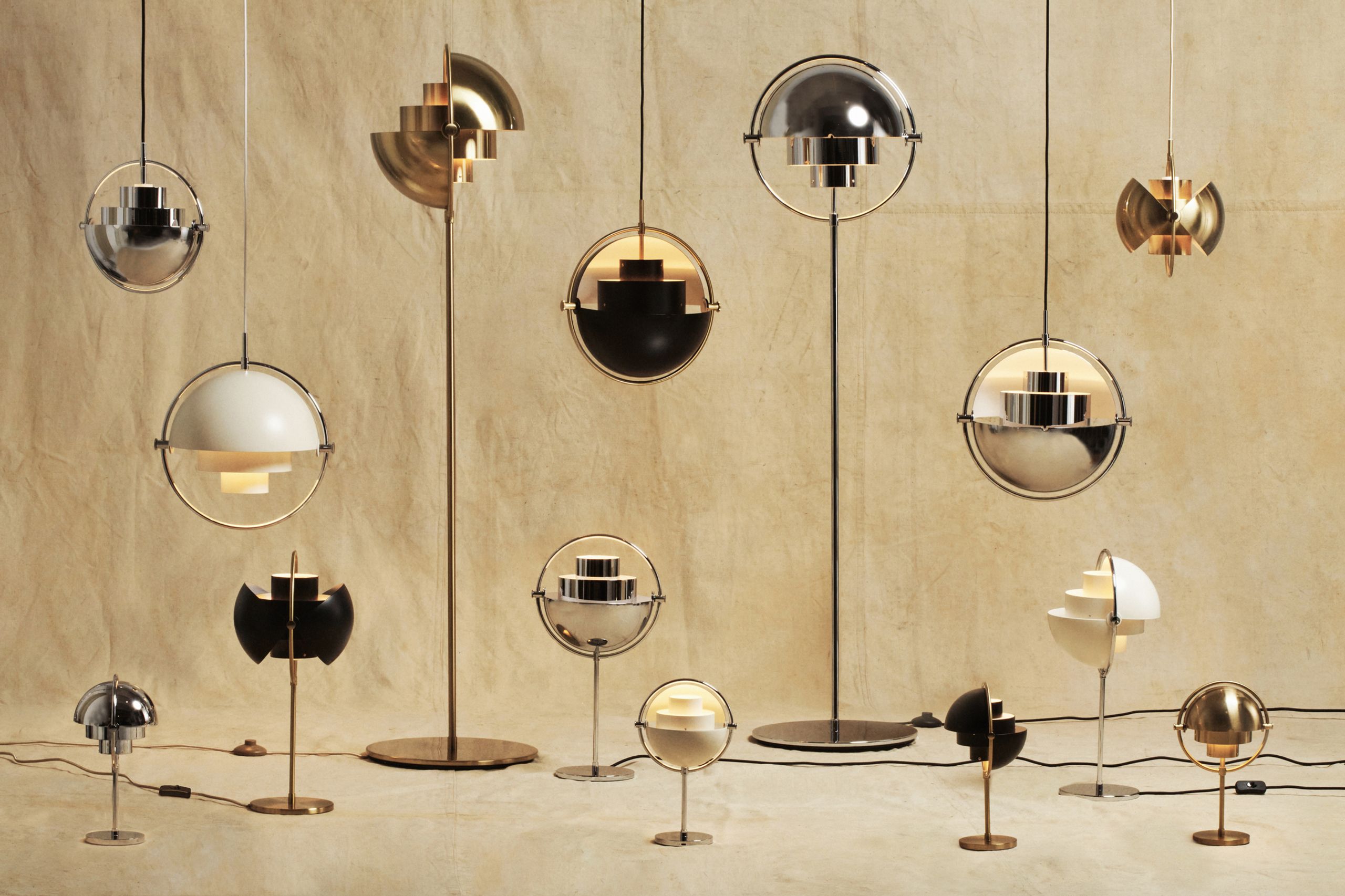 GUBI - Pendel - Multi-Lite Pendant - Base: Brass / Shade: Sea Grey Semi Matt