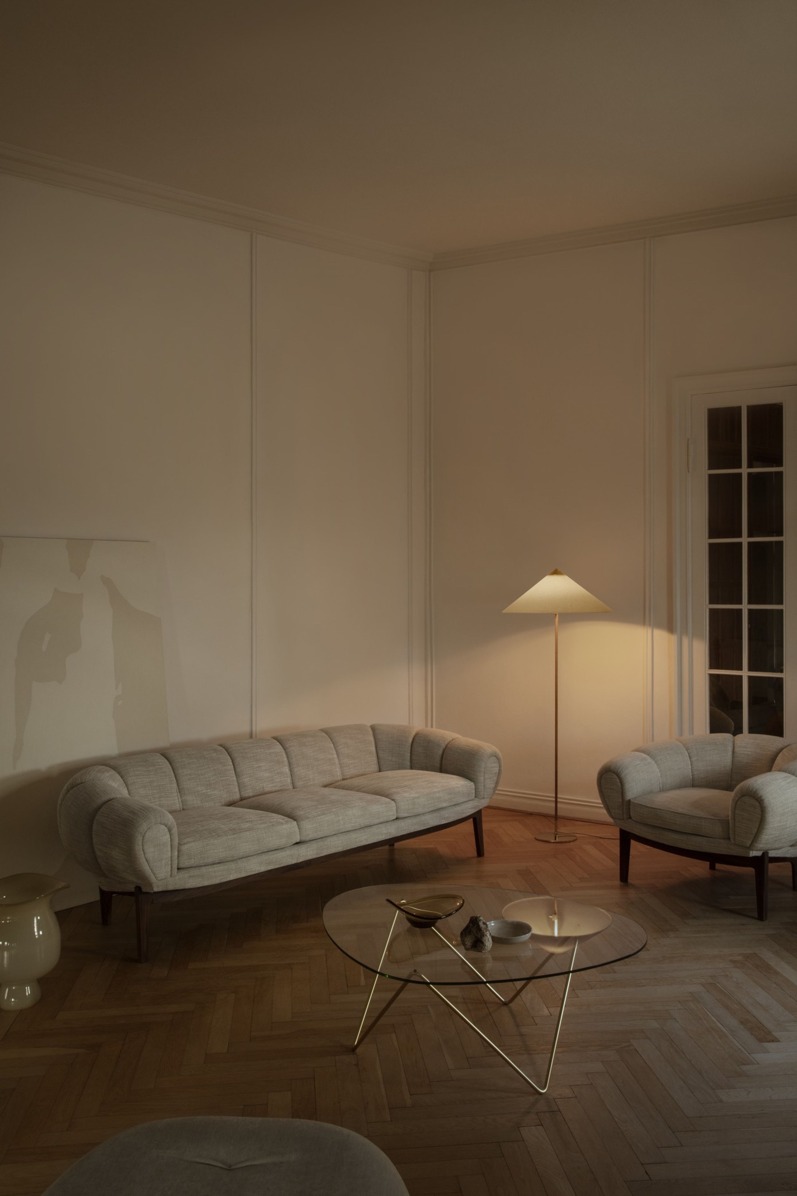 GUBI - Sofabord - Pedrera Coffee Table - Base: Brass Semi Matt / Top: Transparent Glass