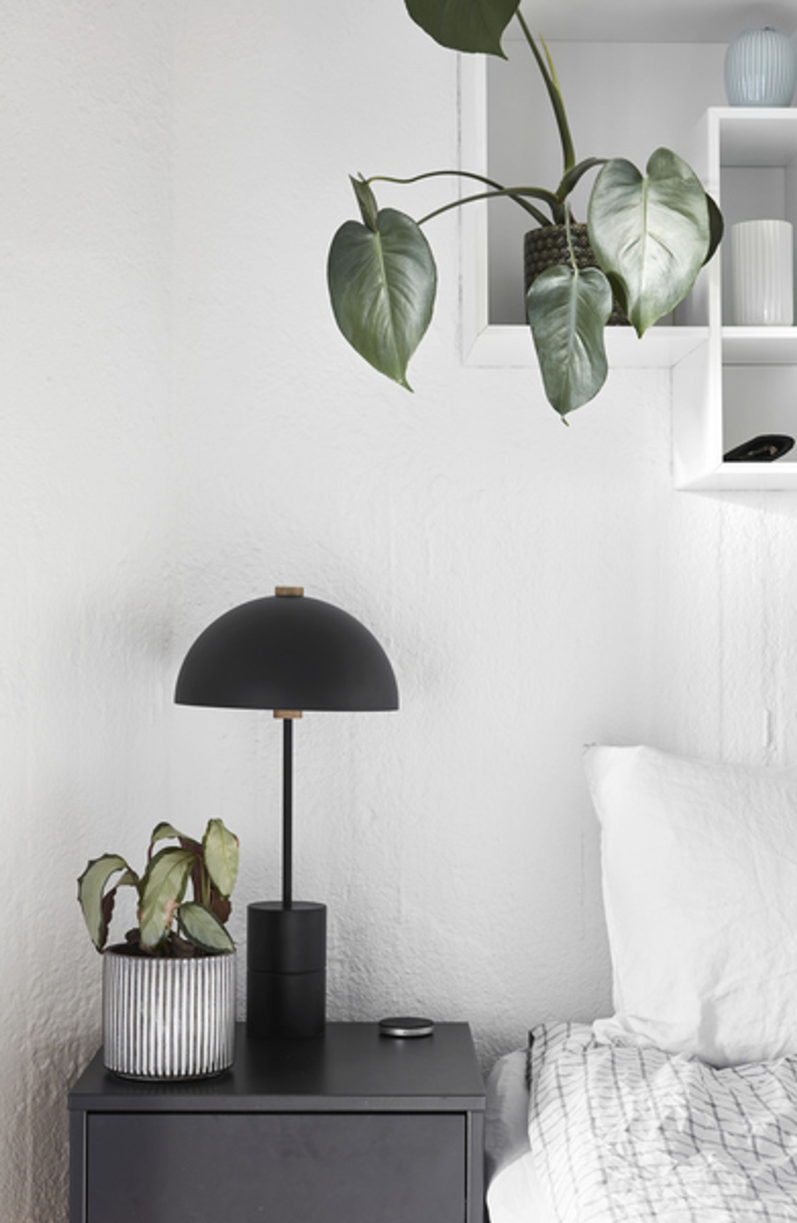 Handvärk - Table Lamp - Studio Table Lamp - Black/Brass Base - Black Shade