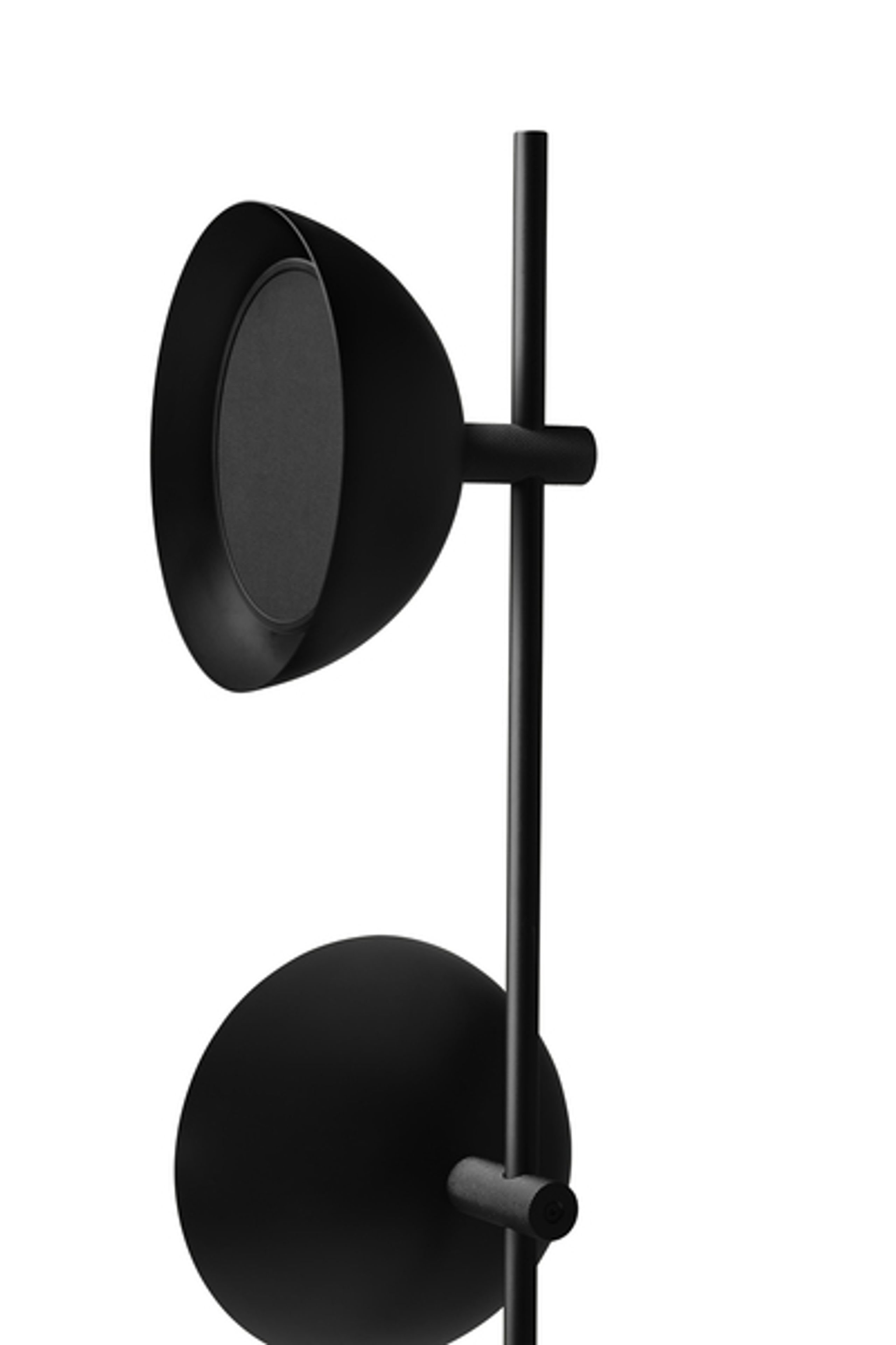 Handvärk - Gulvlampe - Studio Floor Lamp af Laura Bilde - Sort Fod - Sort Skærm