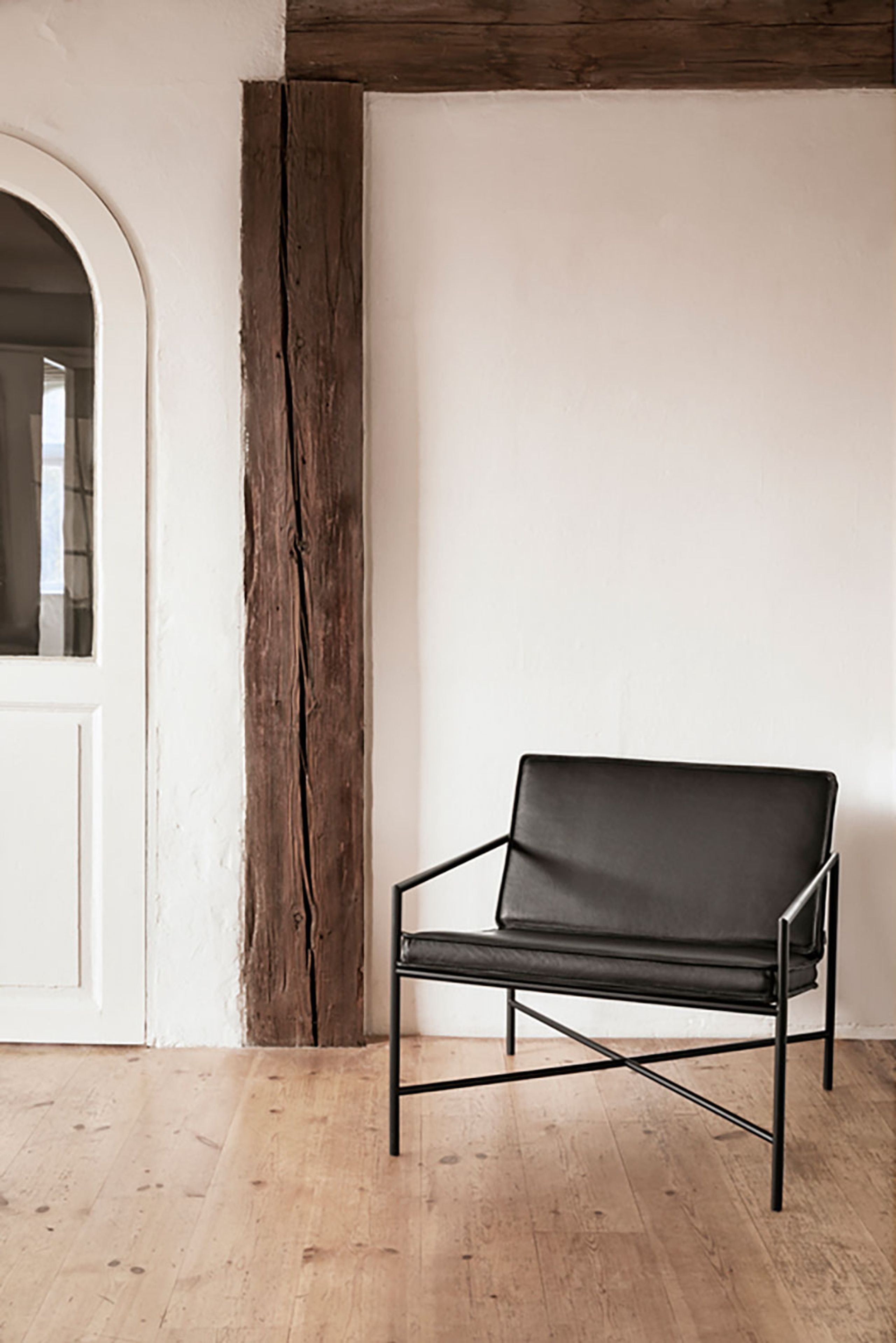 Handvärk - Lænestol - Lounge Chair af Emil Thorup - Black / Black Leather