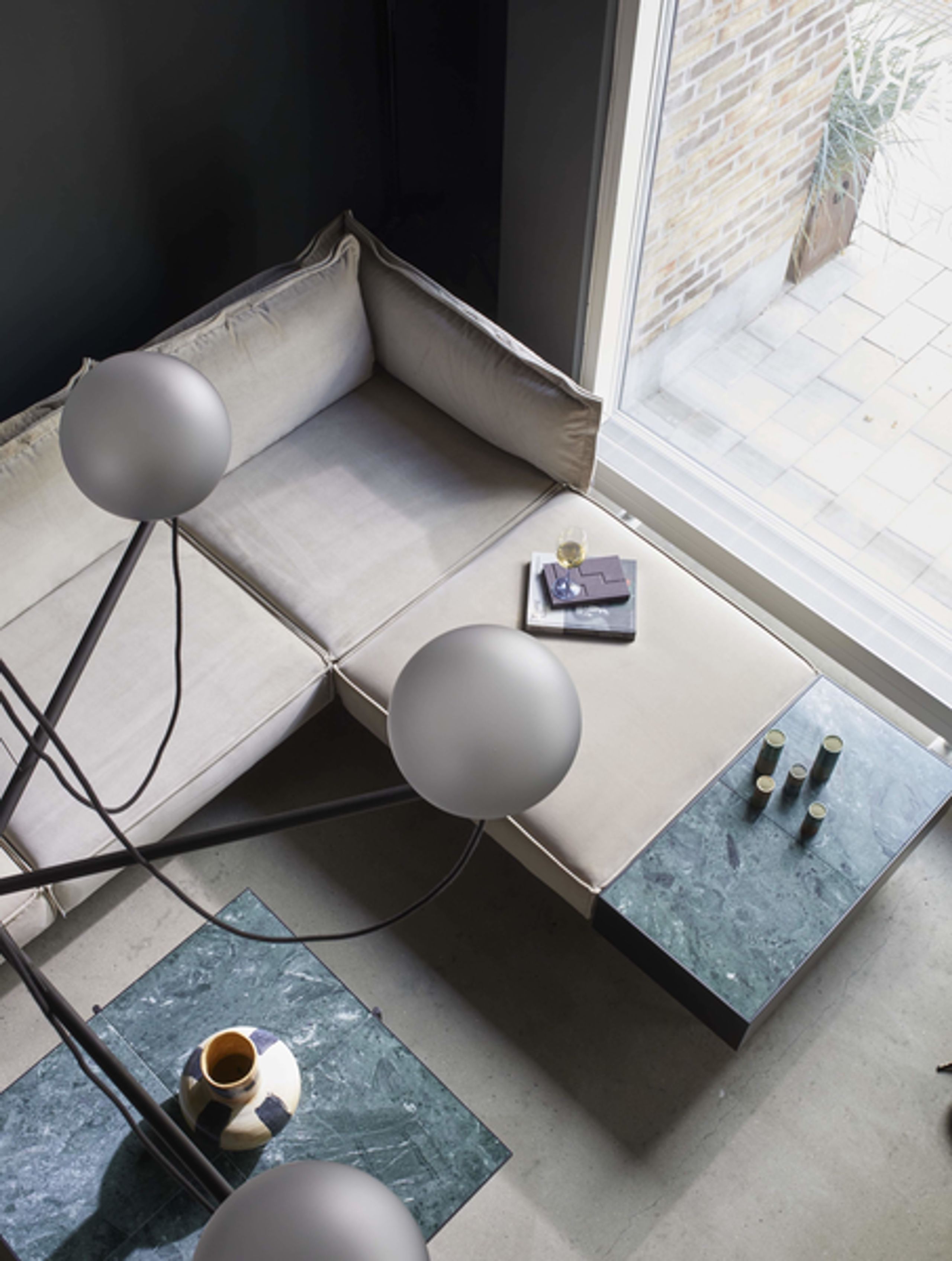 Handvärk - Lampe - 3 GLOBE CHANDELIER - Powder coated steel & Tinted glass