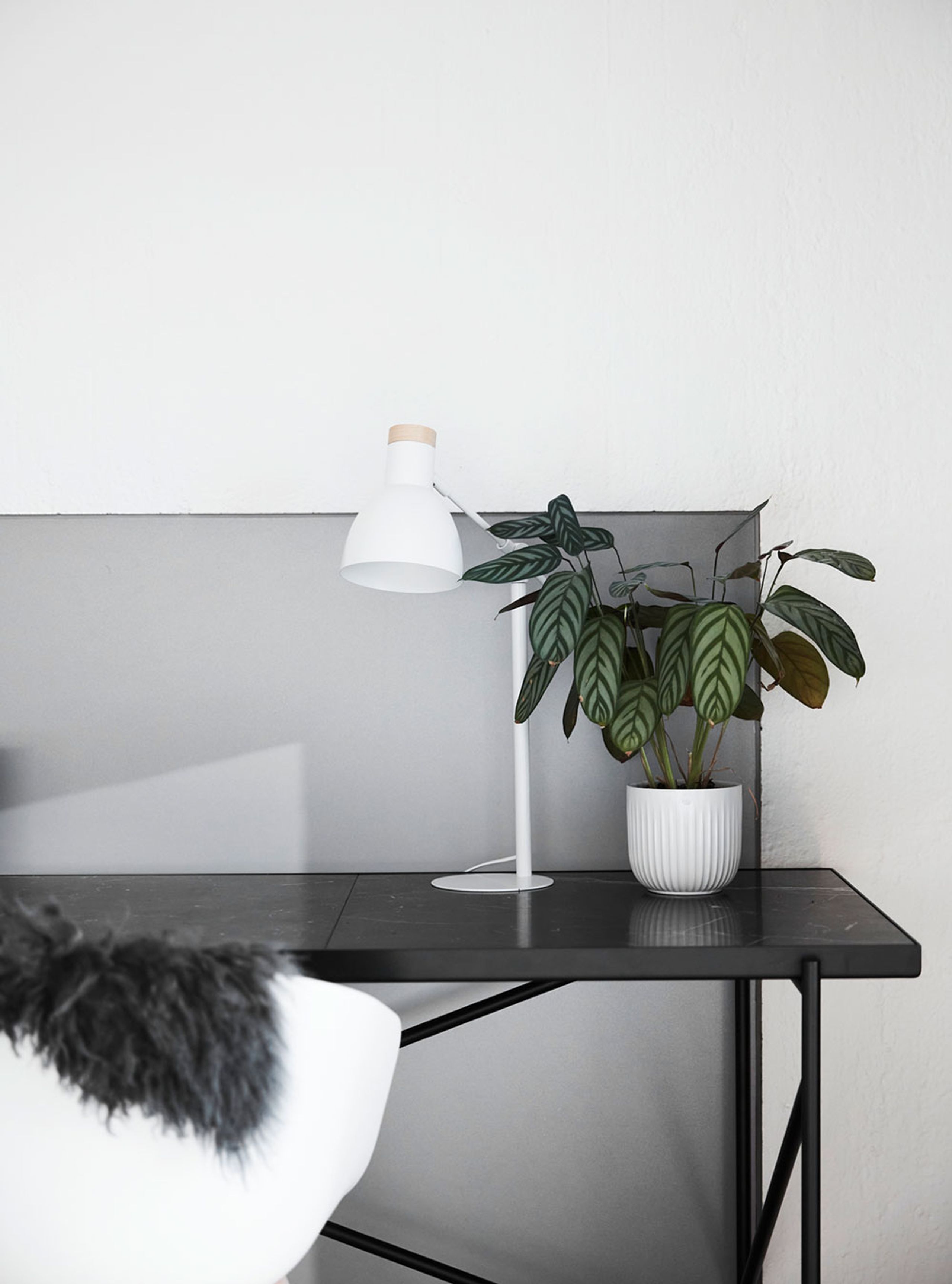 Handvärk - Skrivebord - Desk af Emil Thorup - Black / Dark Grey Marble 120