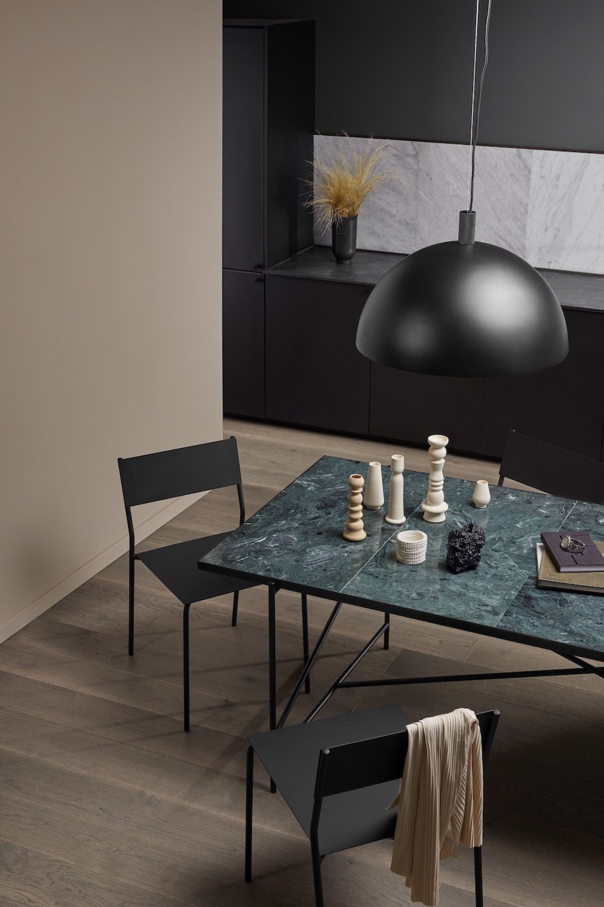 Handvärk - Mesa de jantar - Dining Table 185 by Emil Thorup - Black / Green Marble