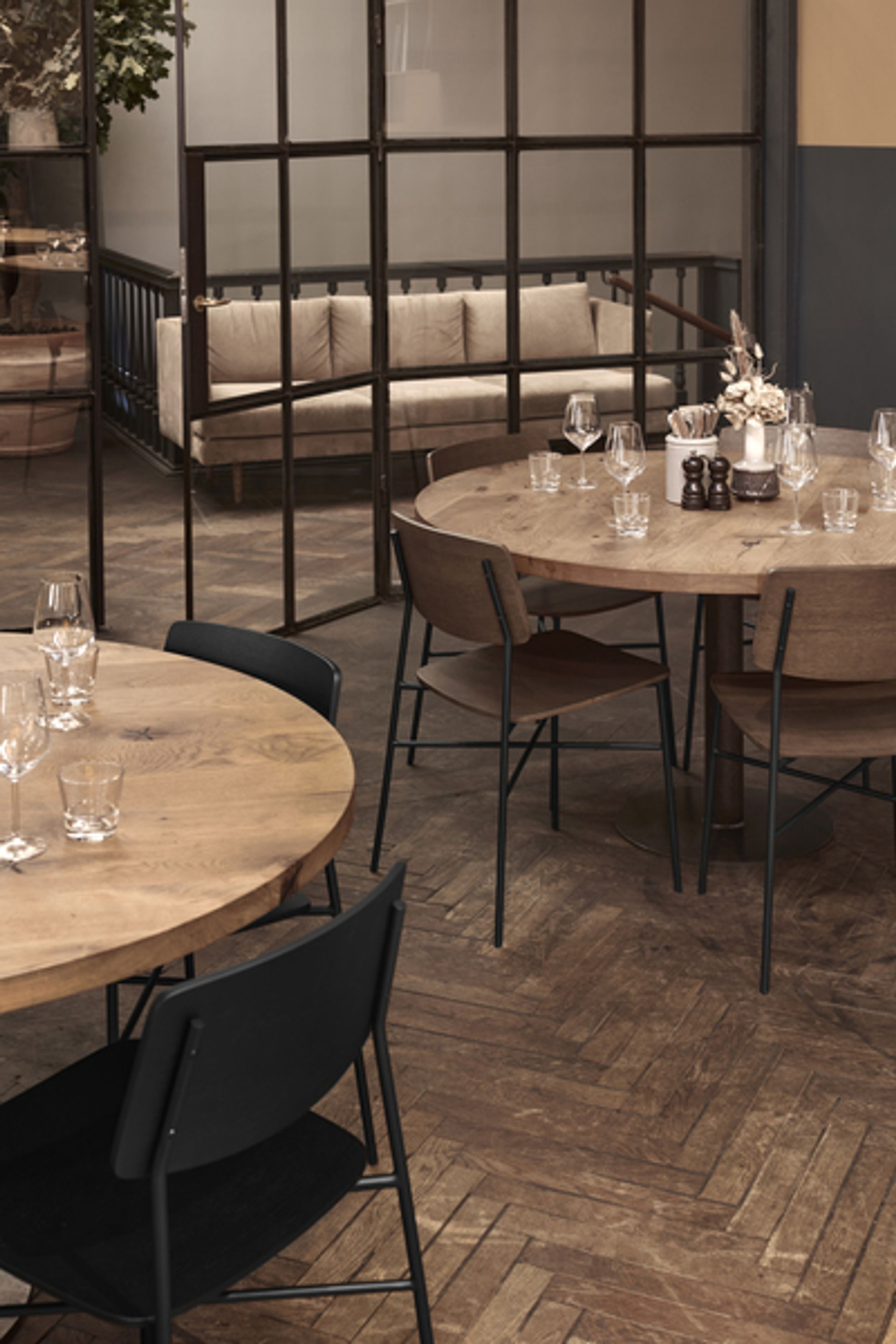 Handvärk - Sedia - Paragon Chair - Black Oak/Black