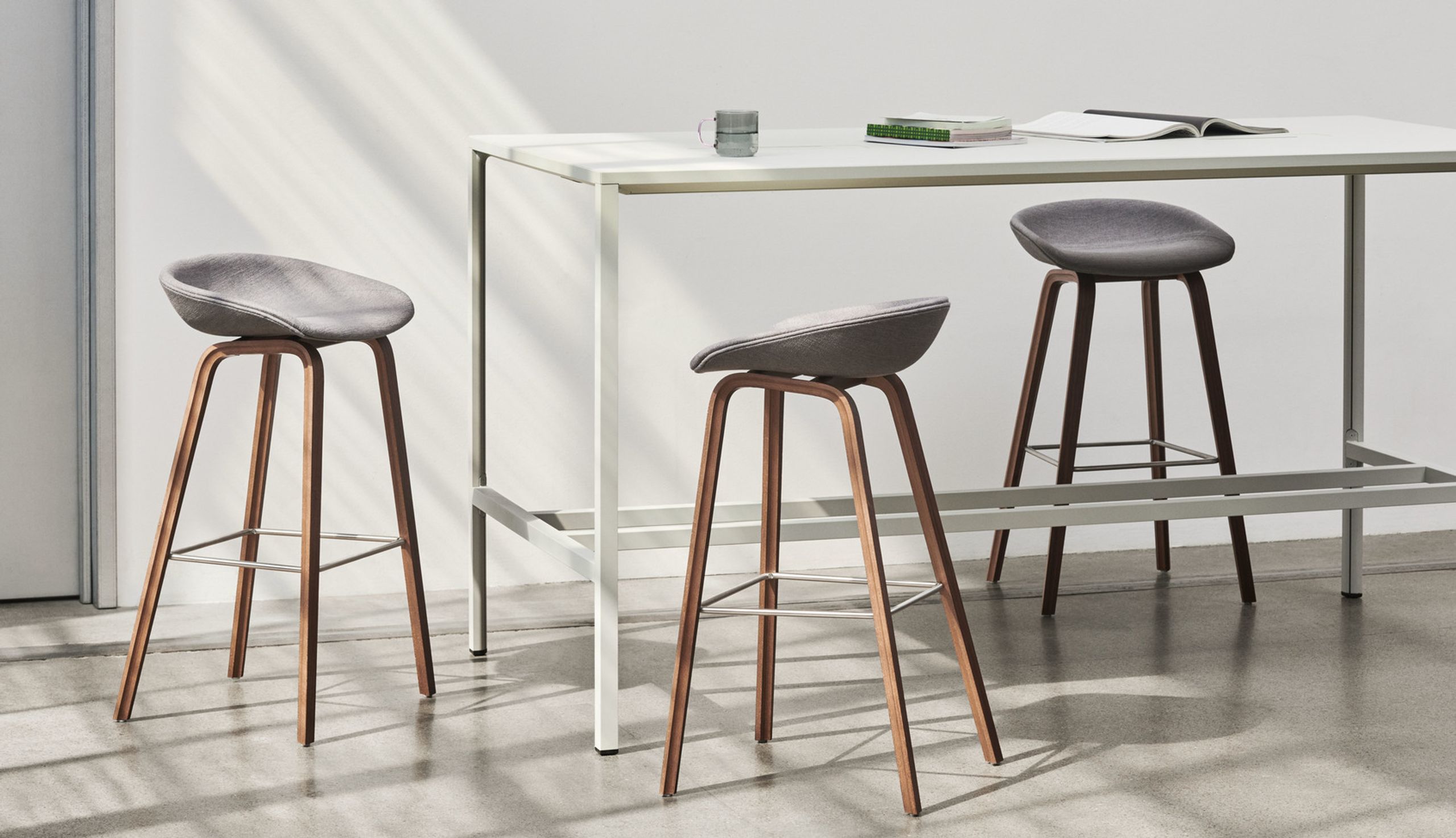HAY - Bar stool - AAS 33 - Seat: Linara 198 low