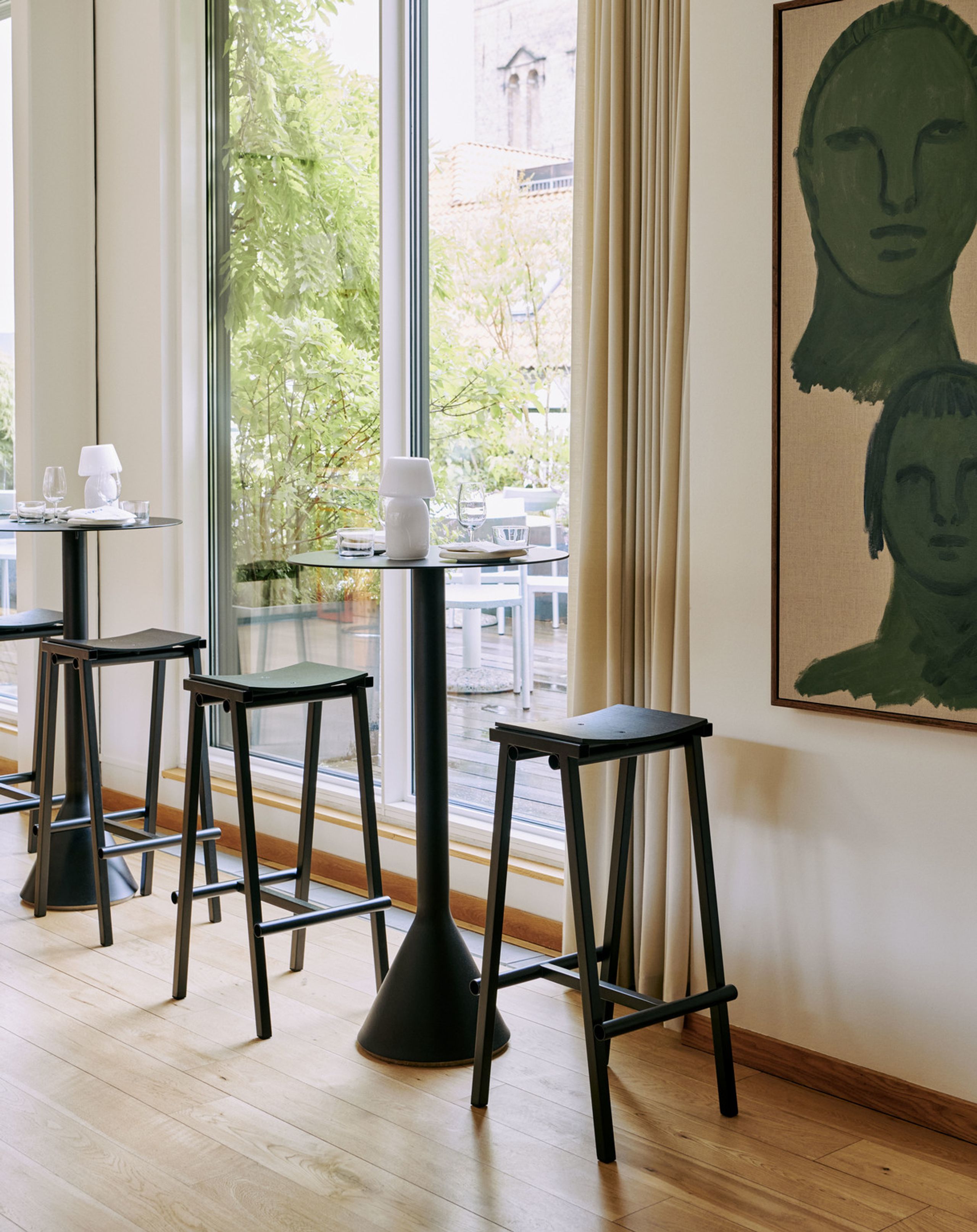 HAY - Bar stool - Taburete 8 Bar Stool - Black / Black Oak Veneer - Low