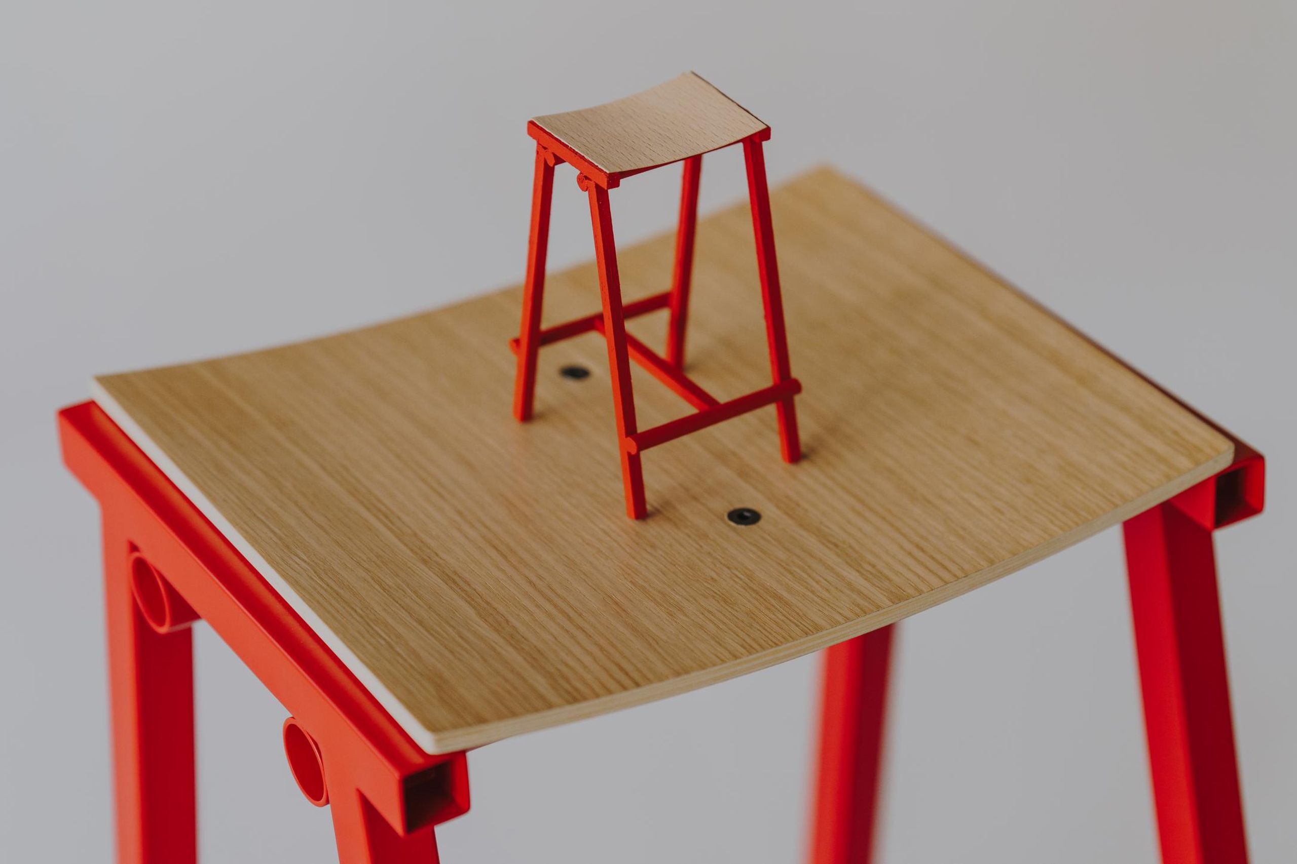 HAY - Barstol - Taburete 8 Bar Stool - Signal Red / Oak Veneer - High