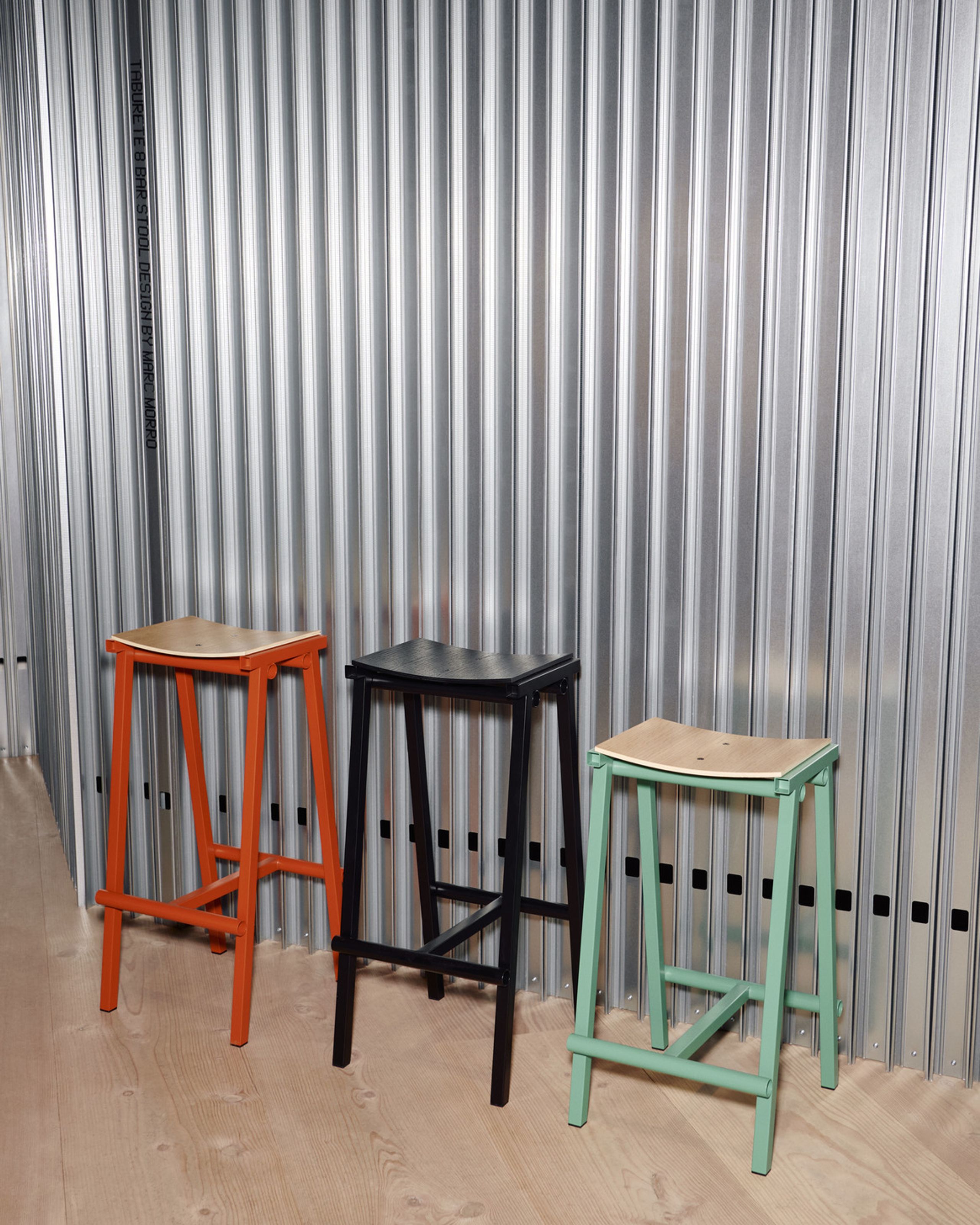 HAY - Barstol - Taburete 8 Bar Stool - Signal Red / Oak Veneer - High