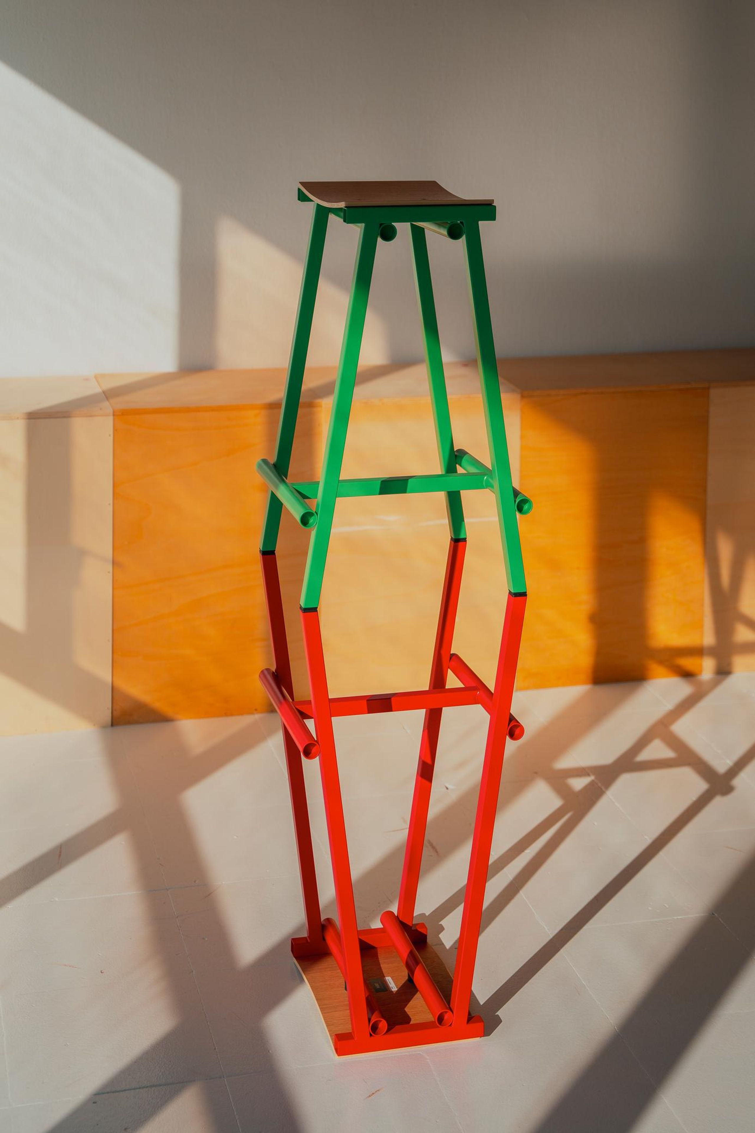 HAY - Barstol - Taburete 8 Bar Stool - Signal Red / Oak Veneer - High