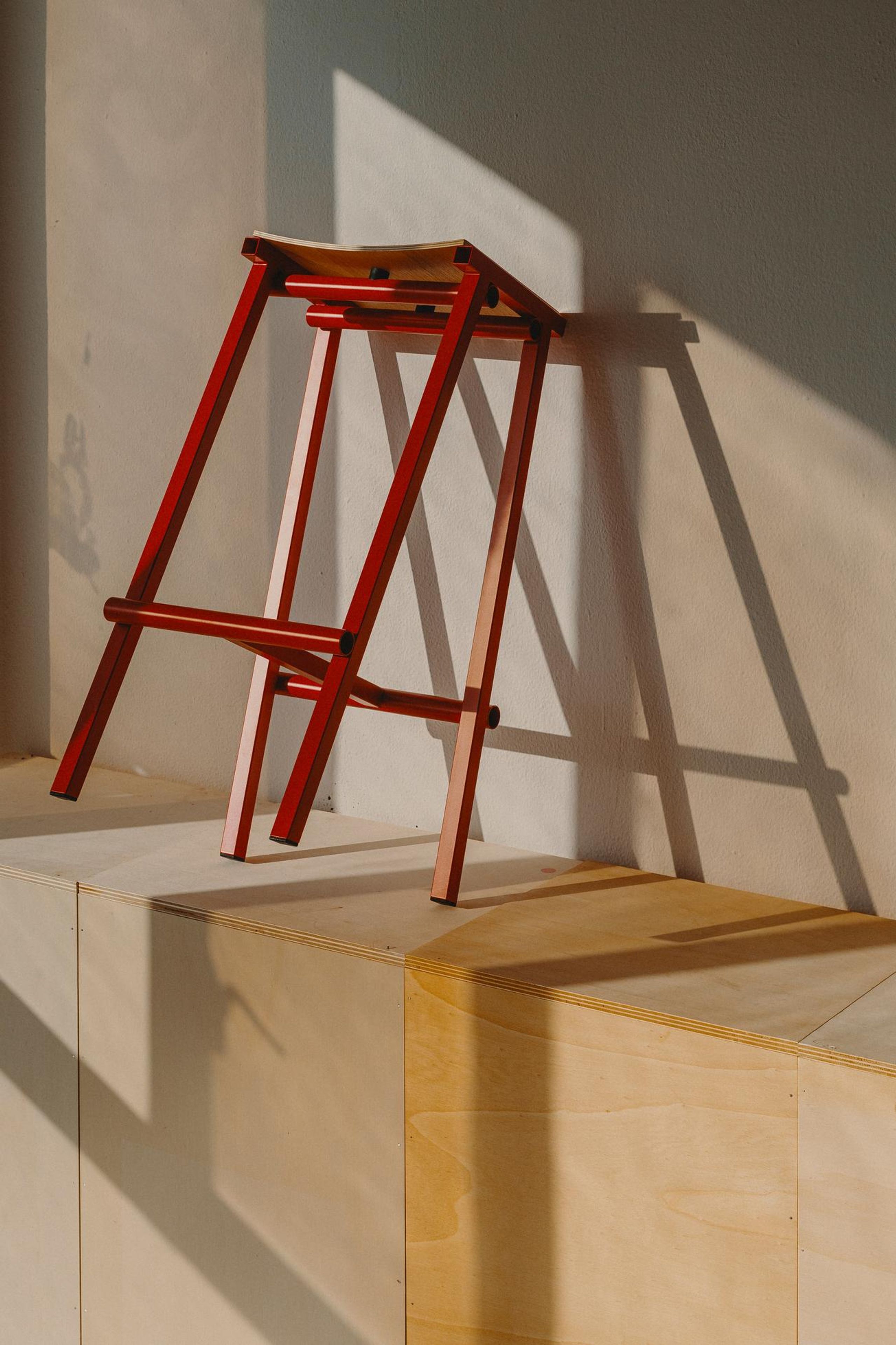 HAY - Tabouret de bar - Taburete 8 Bar Stool - Signal Red / Oak Veneer - Low