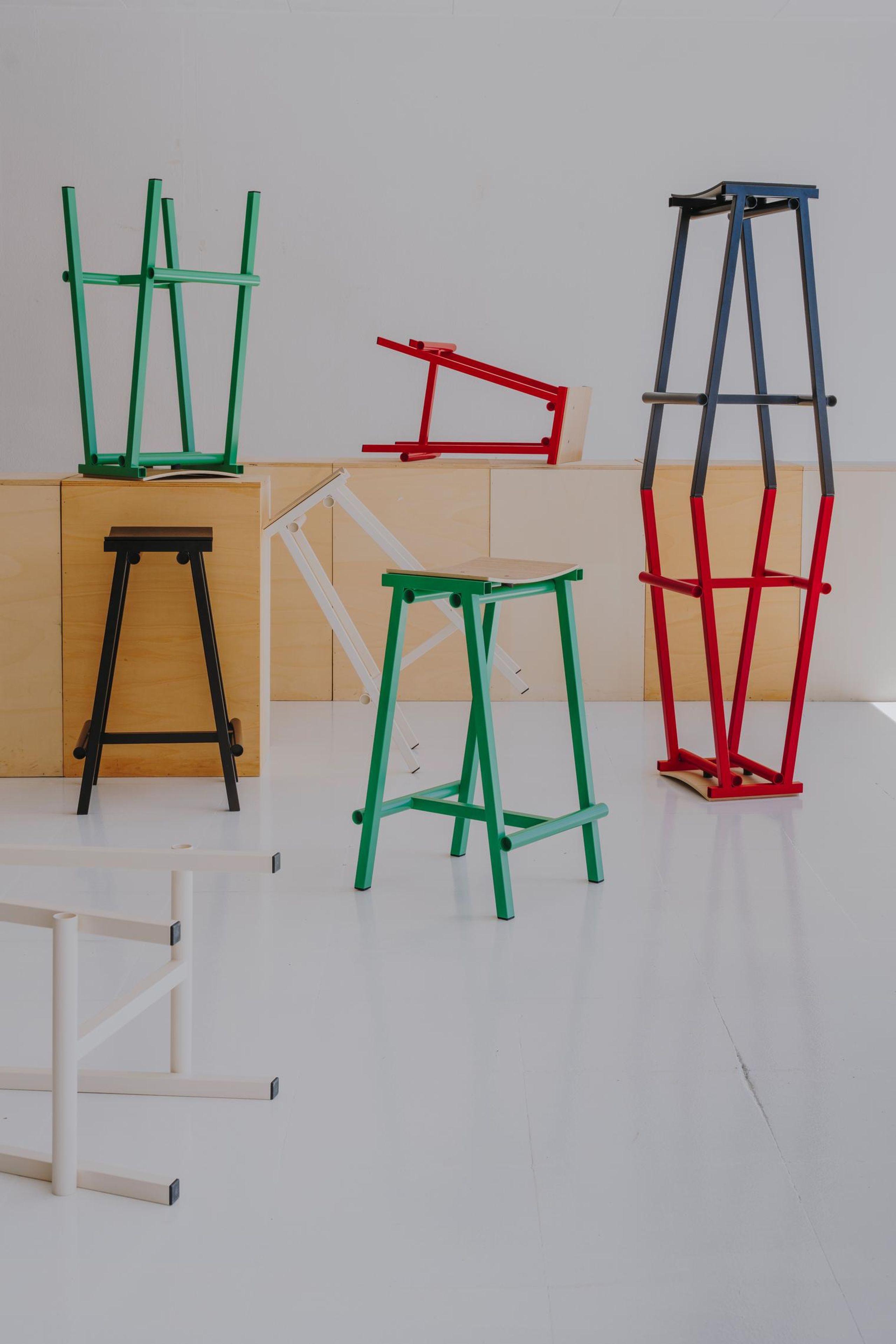 HAY - Tabouret de bar - Taburete 8 Bar Stool - Signal Red / Oak Veneer - Low