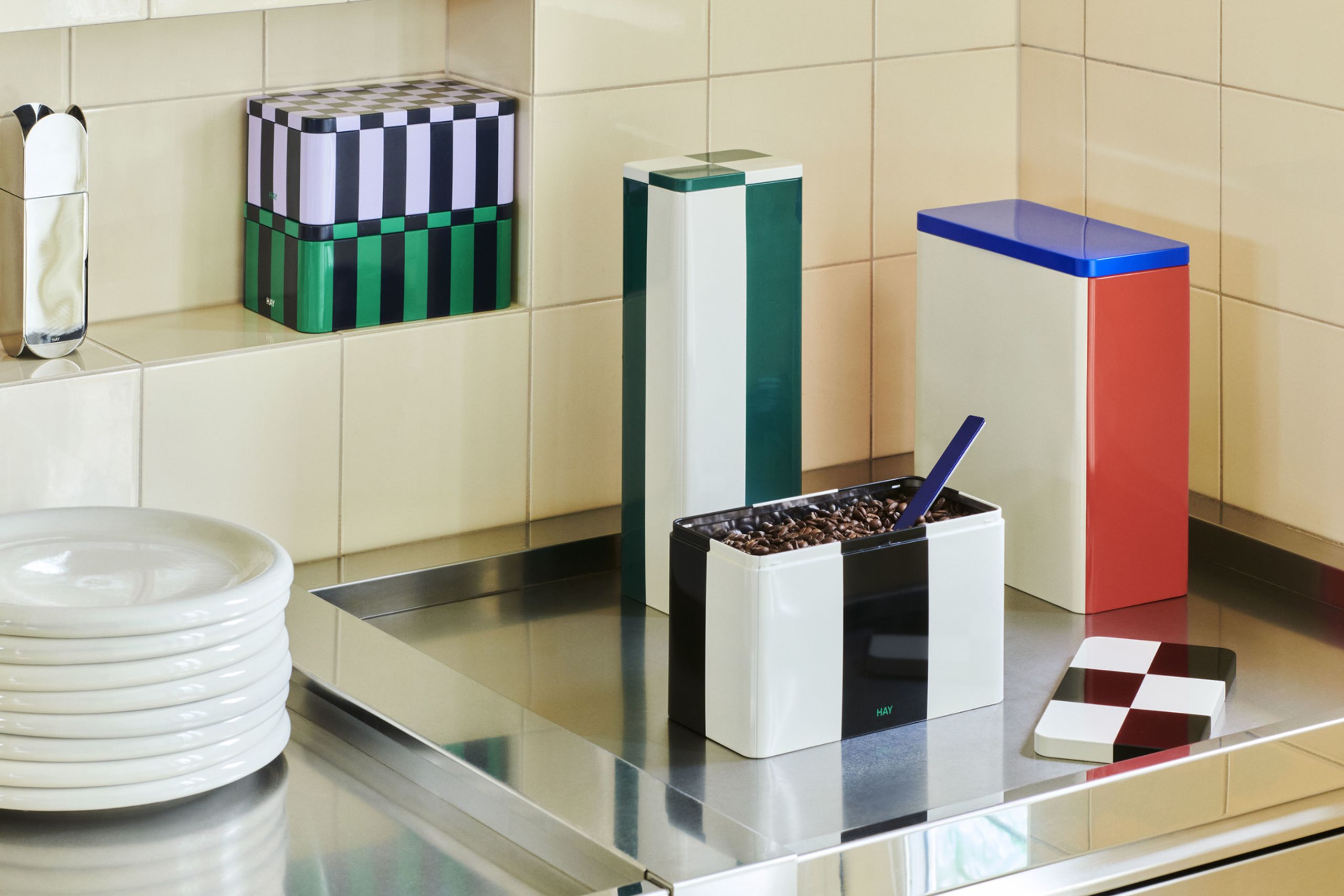 HAY - Wandtuch - Tin Container - Small - Dark blue and lavender