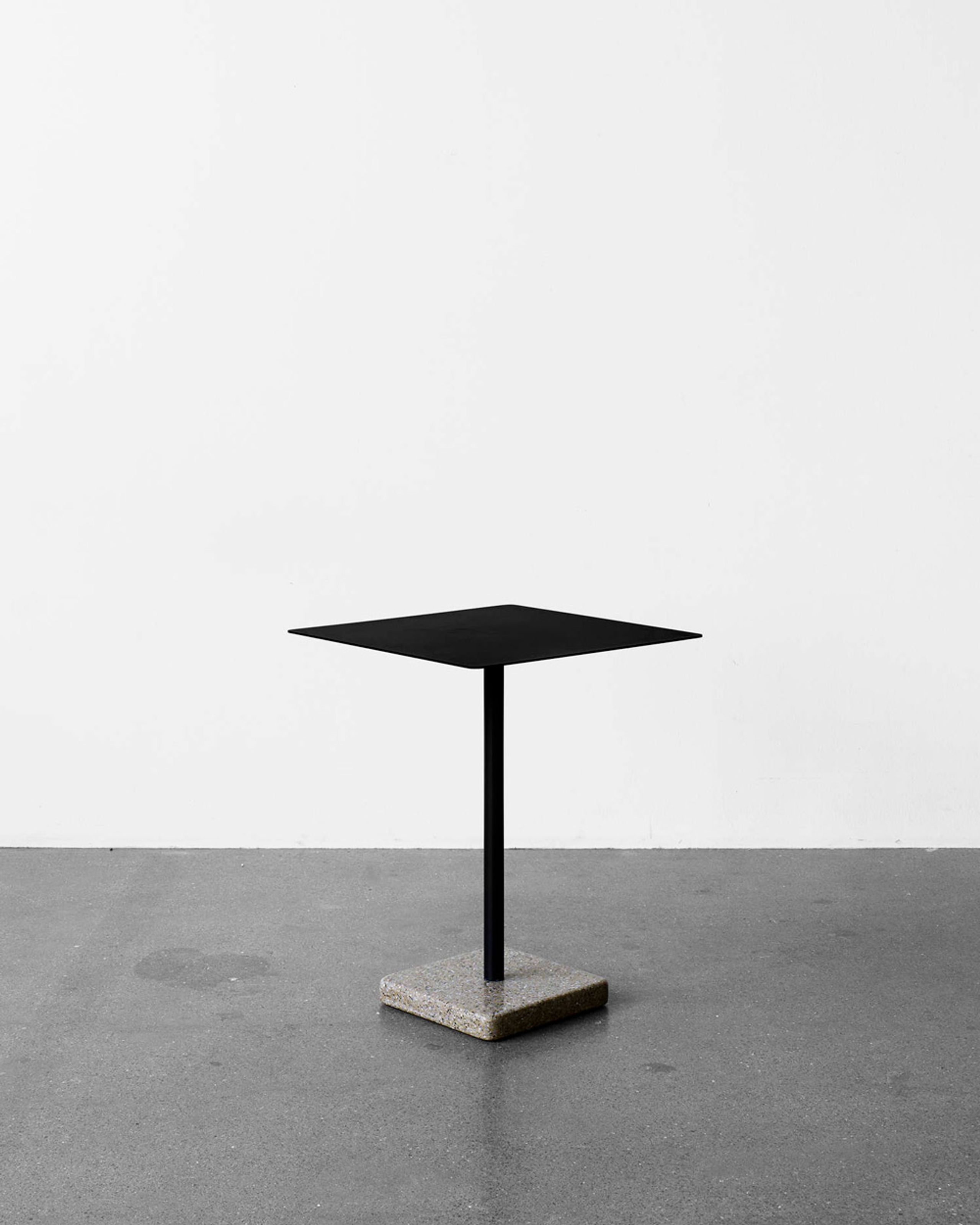 HAY - Tisch - Terrazzo - Anthracite Powder Coated Steel / Square Terrazzo Grey