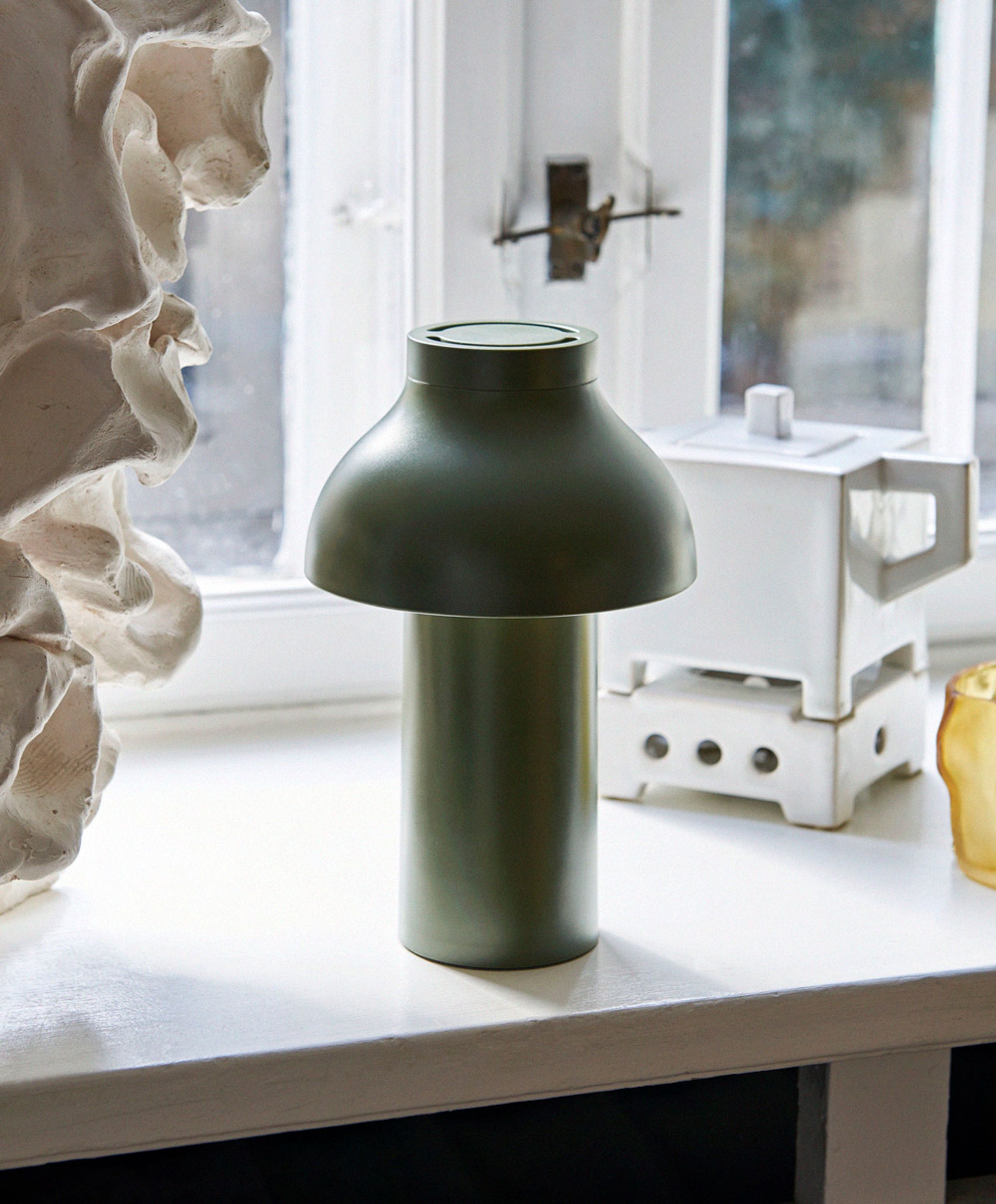 HAY - Table Lamp - PC Portable - Olive