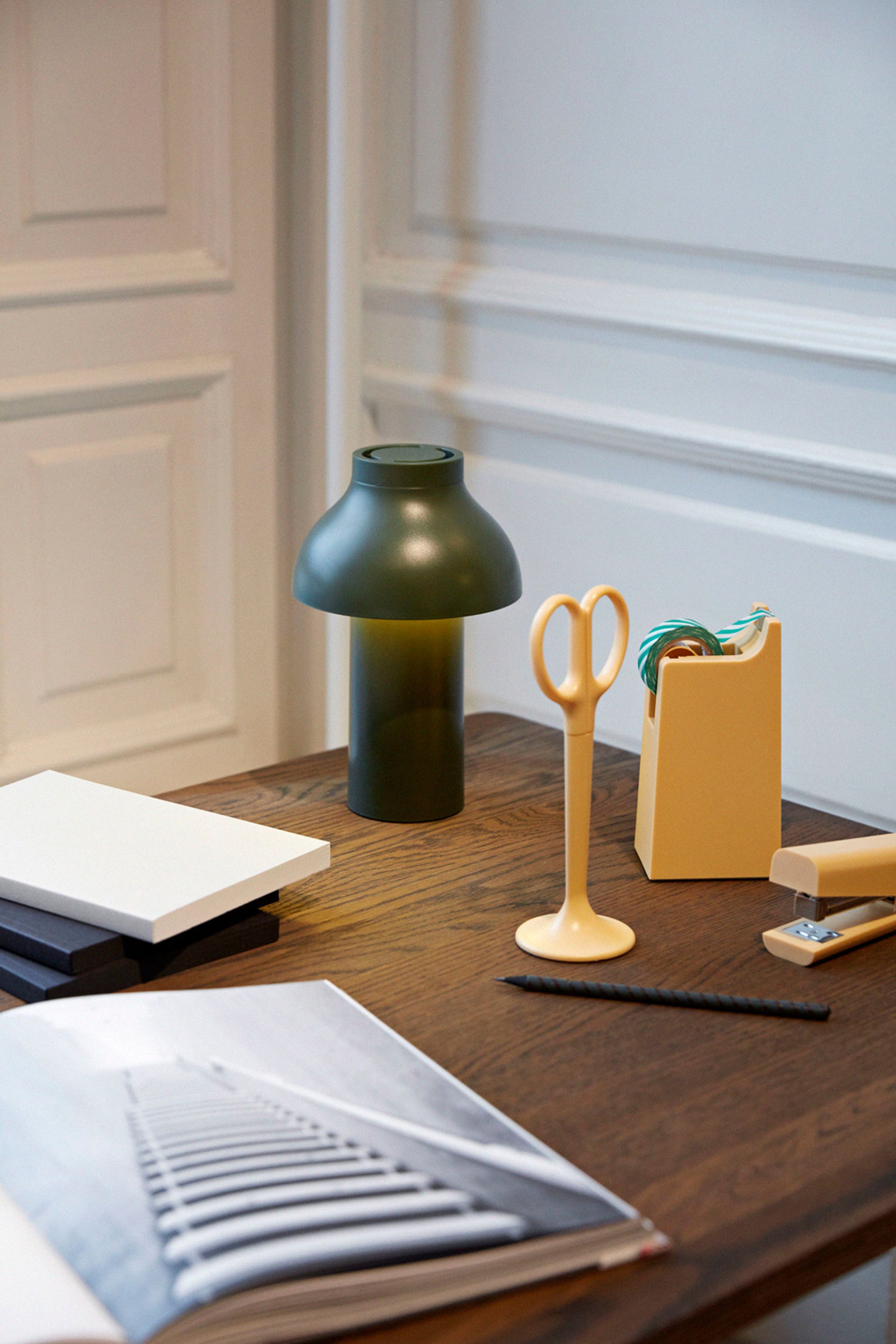 HAY - Table Lamp - PC Portable - Olive