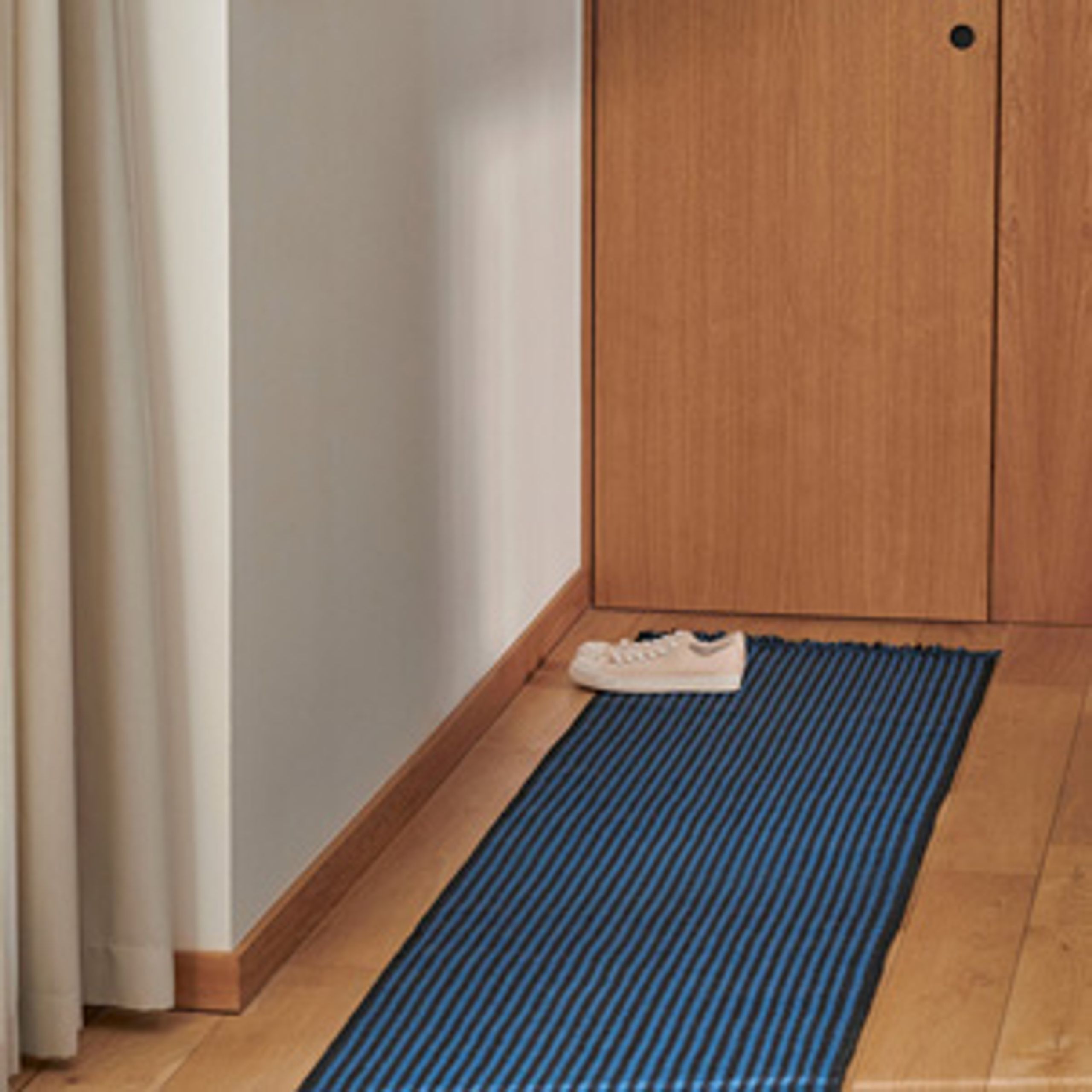 HAY - Koberec - Stripes & Stripes Wool Carpet - Blue - L95 x W52