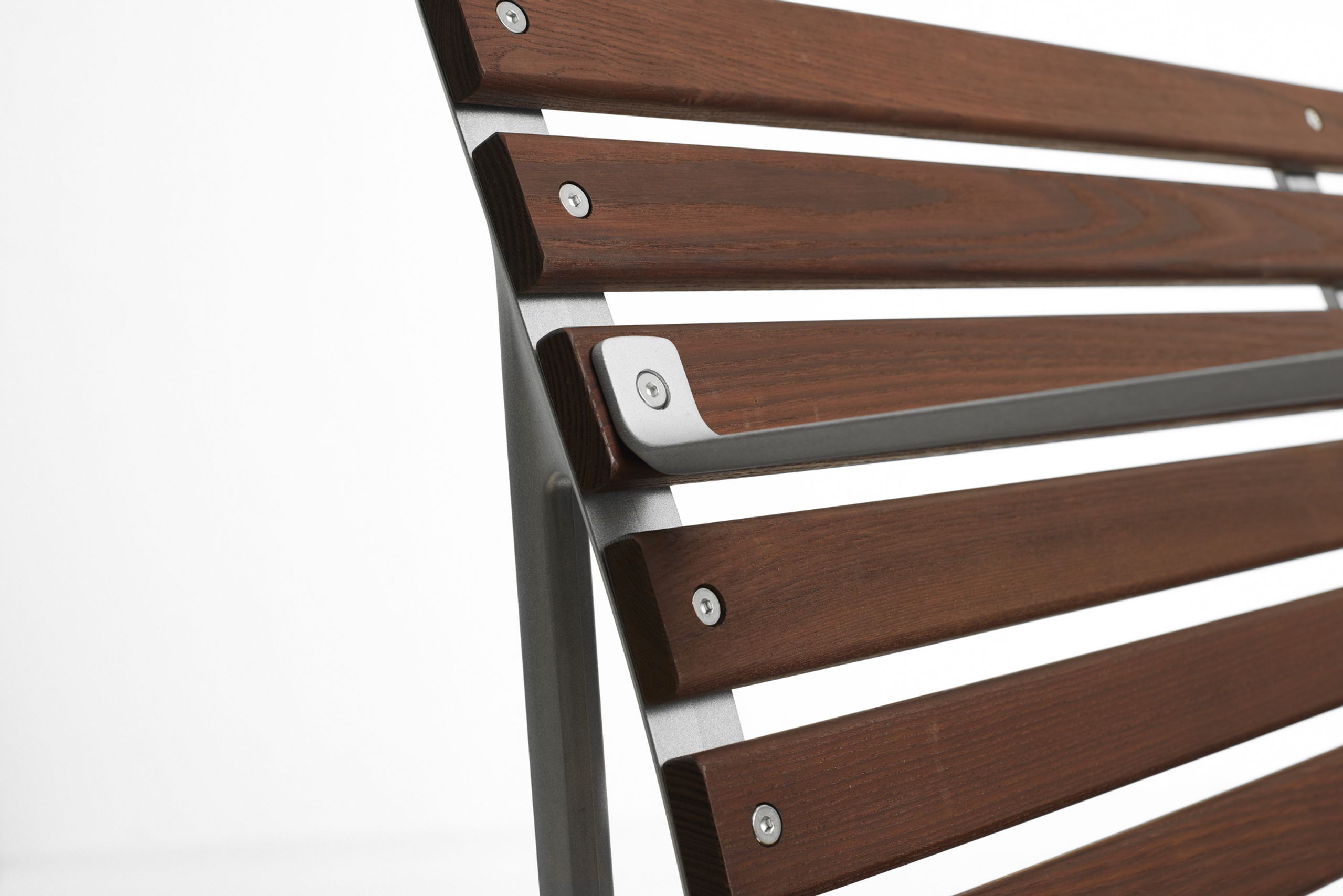 HAY - Gartenbank - Traverse Dining Bench W. Arm - Heat Treated Oiled Ash / Aluminium