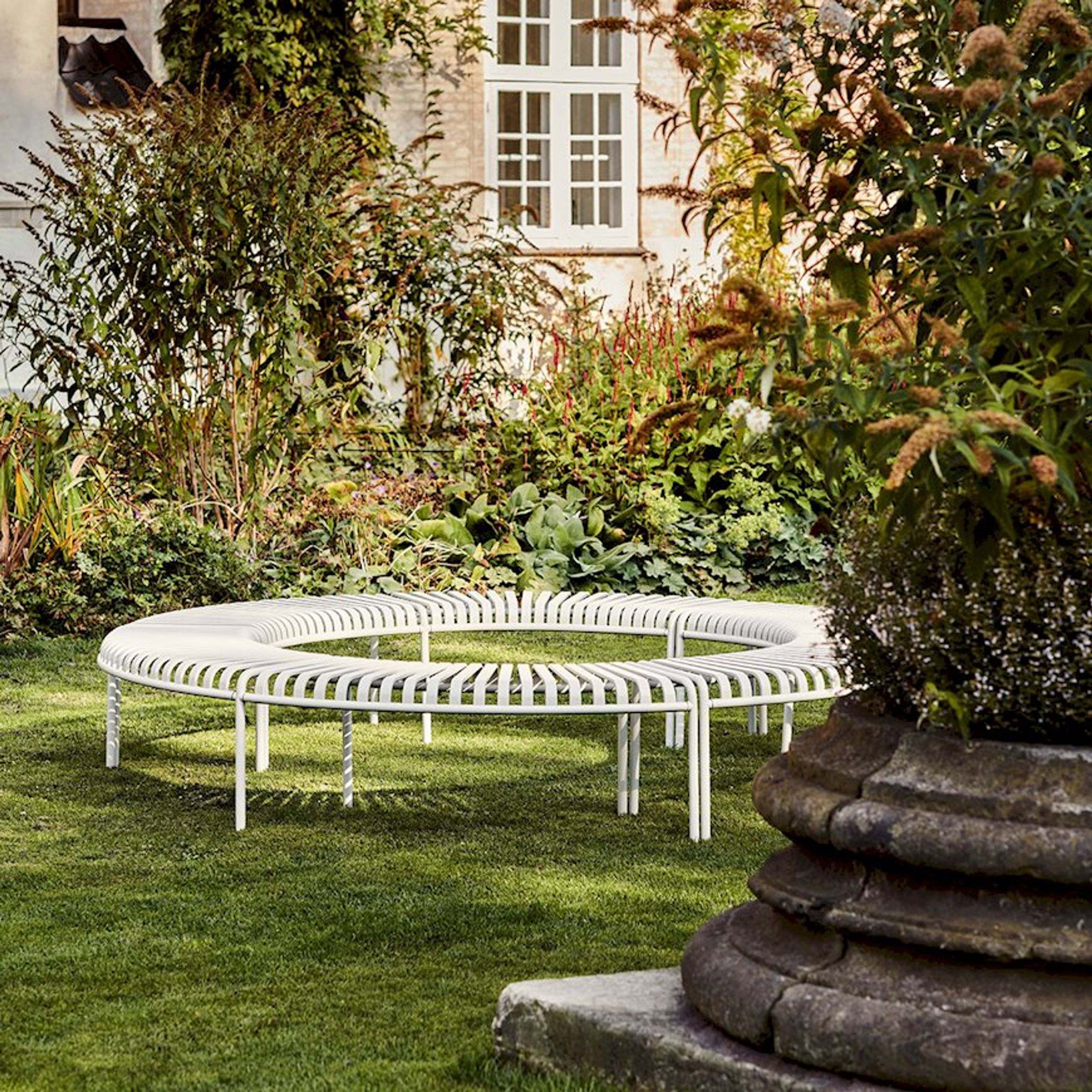 HAY - Zahradní lavička - Palissade park bench - incl. middle leg - Cream White