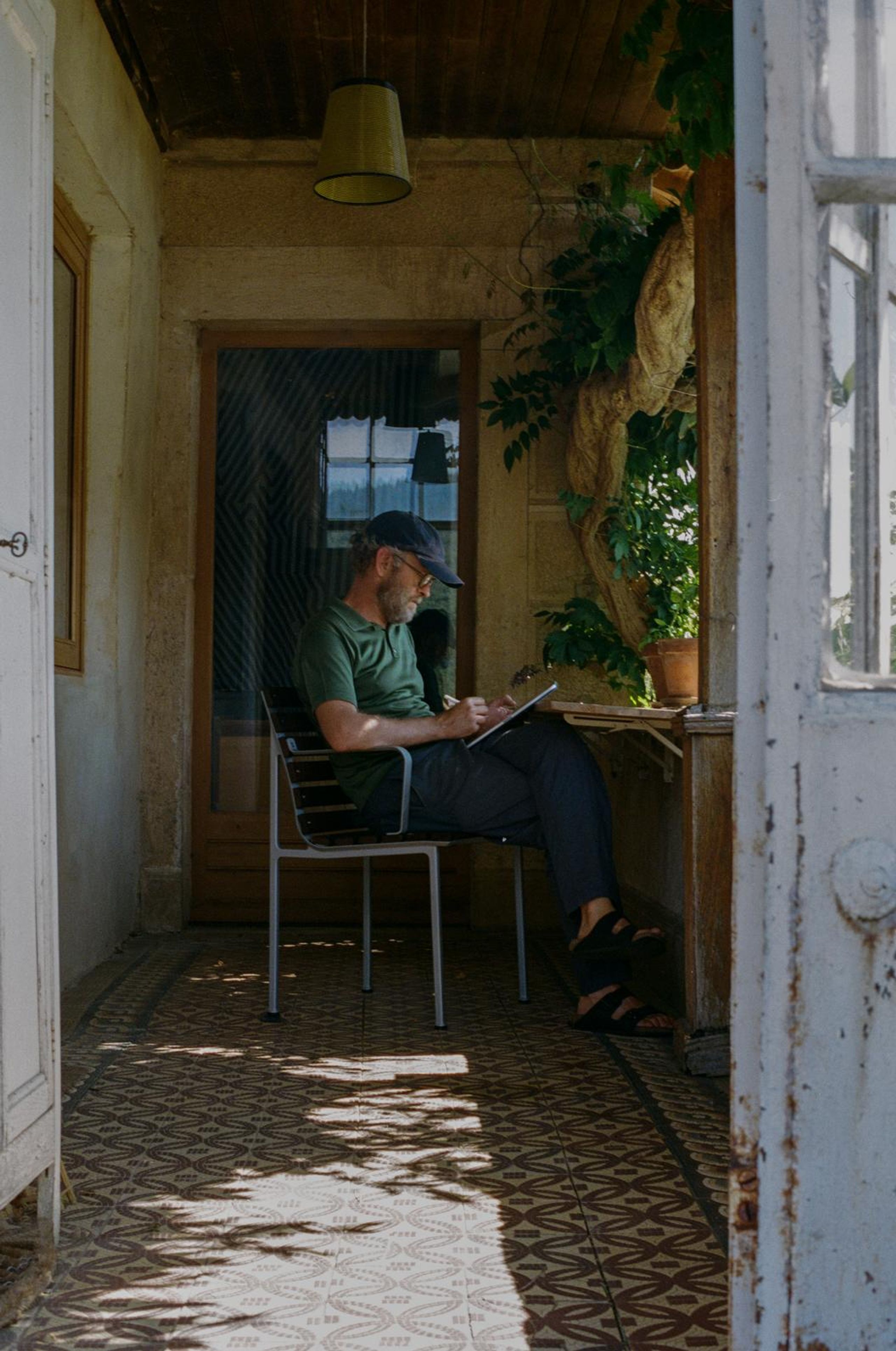 HAY - Garden chair - Traverse Armchair - Heat Treated Oiled Ash / Aluminium