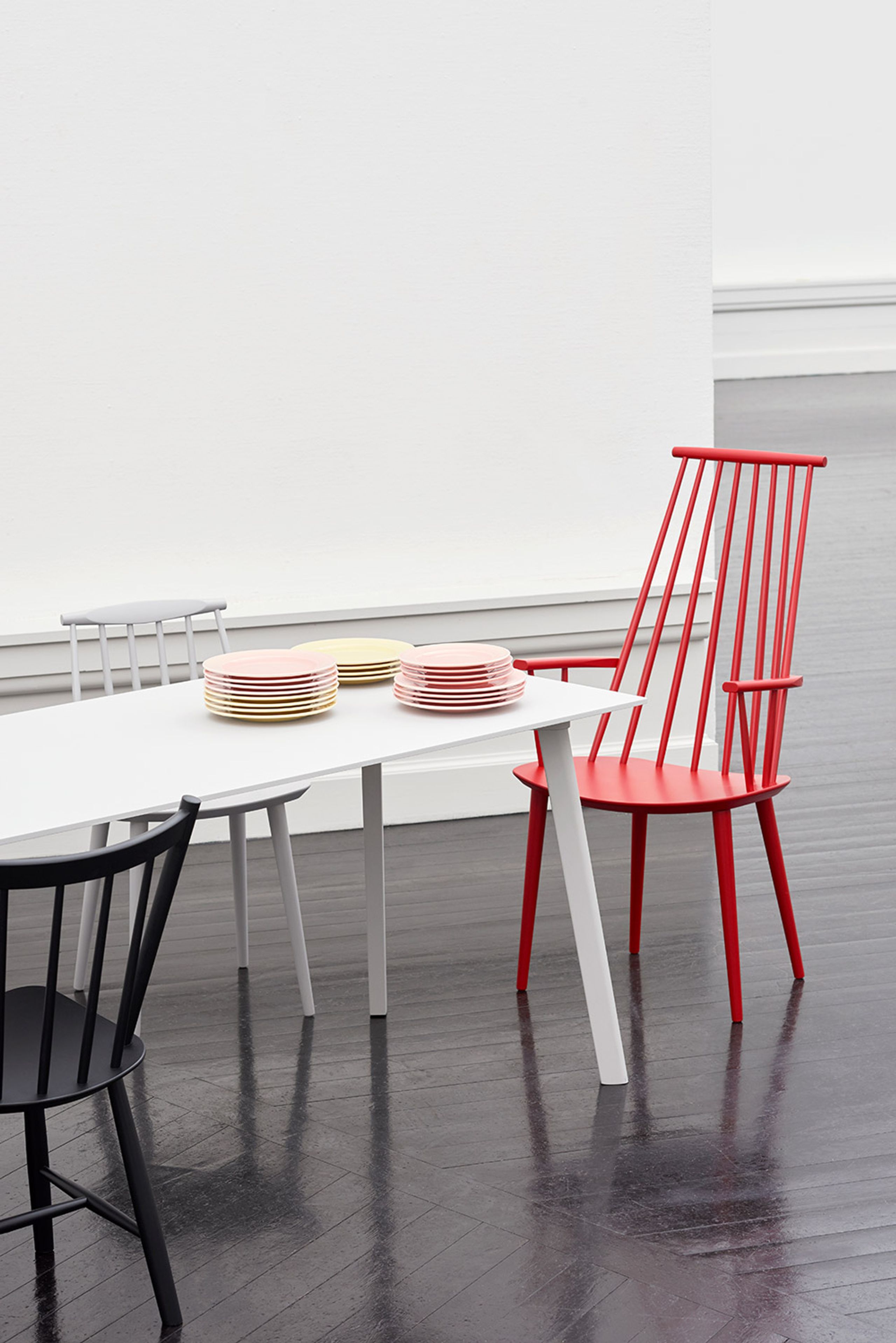 HAY - Lænestol - J110 af Poul M. Volther - Sage Water-Based Lacquered Beech