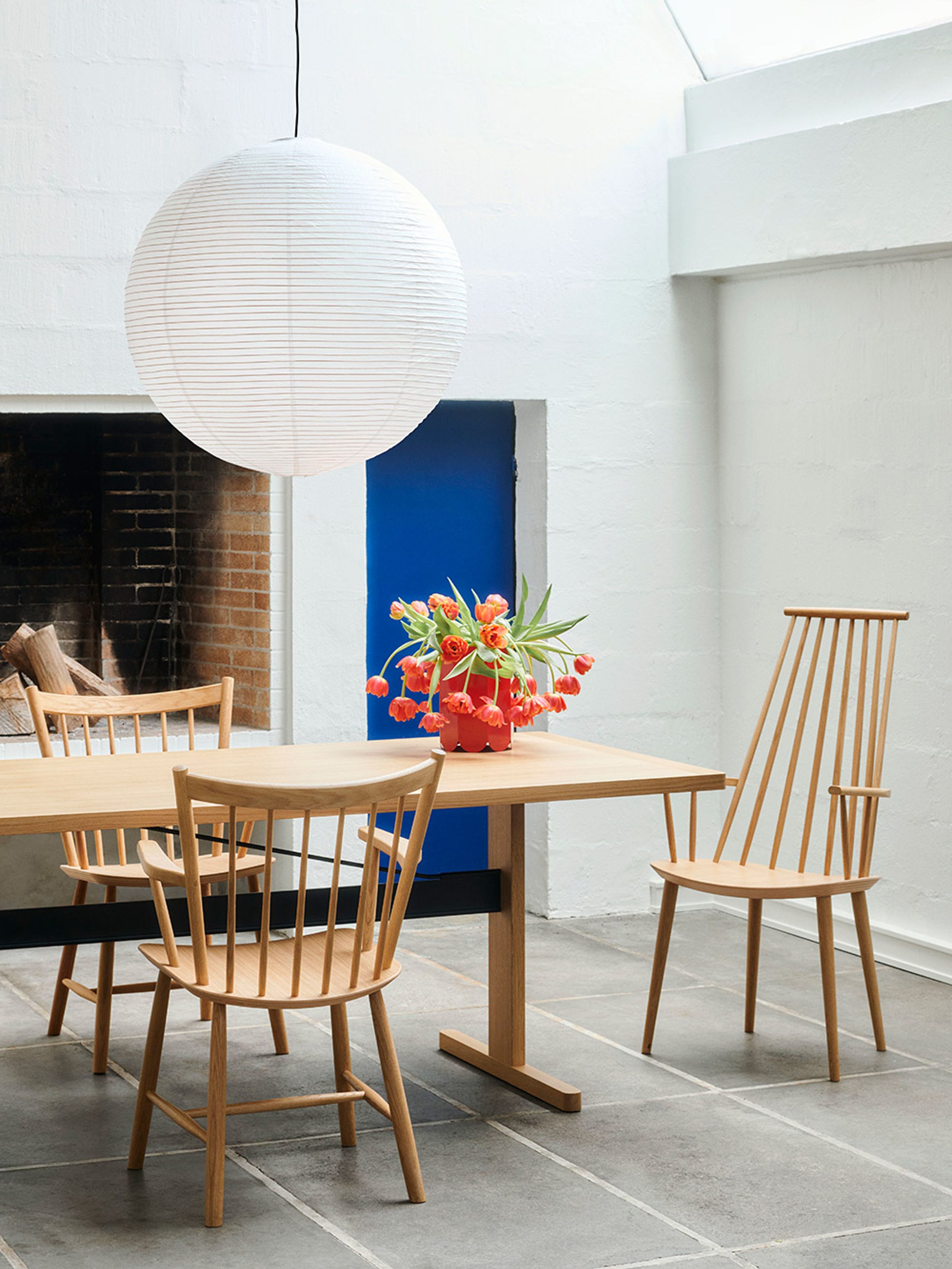 HAY - Lænestol - J110 af Poul M. Volther - Stone Grey Water-Based Lacquered Beech