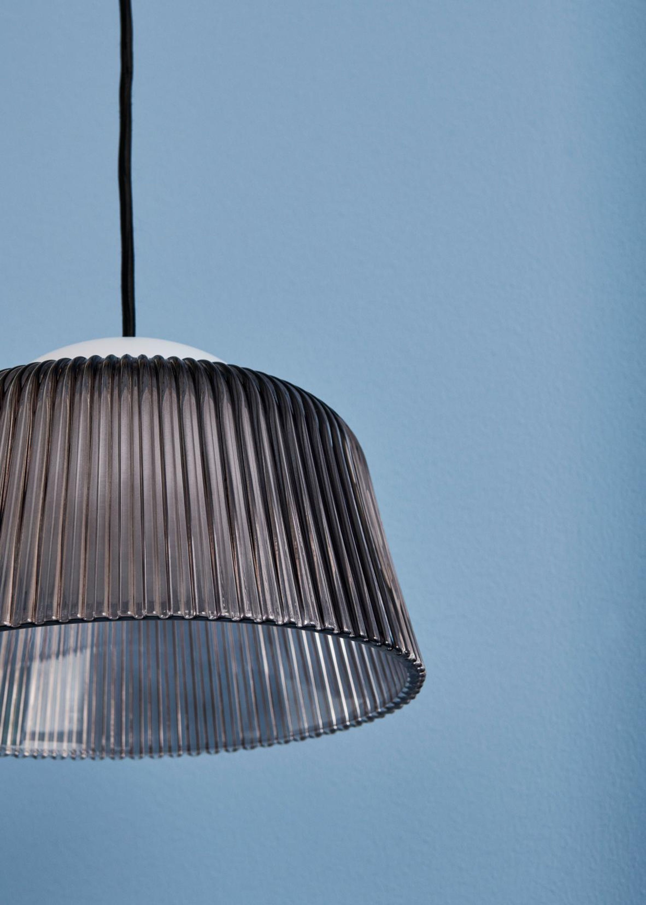 HAY - Péndulo - Brim Pendant - Smoked grey glass