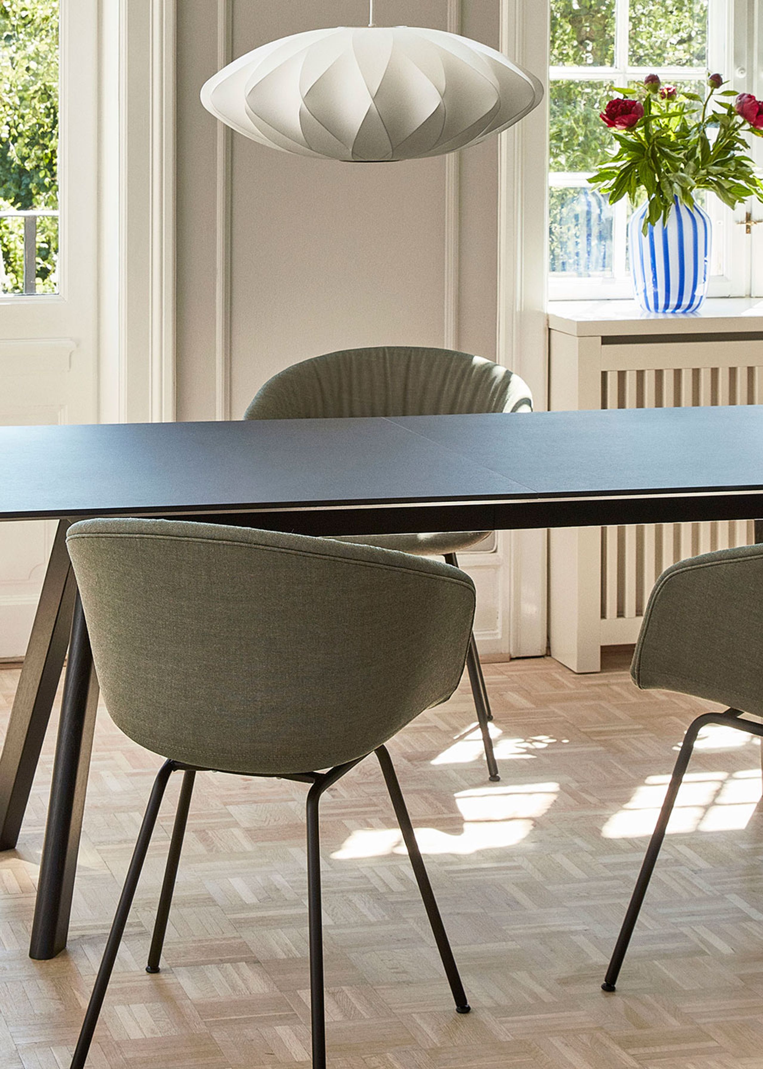 HAY - Spisebord - CPH 30 Extendable - L200 - Sæbebehandlet Egetræ / Grå Linoleum Top