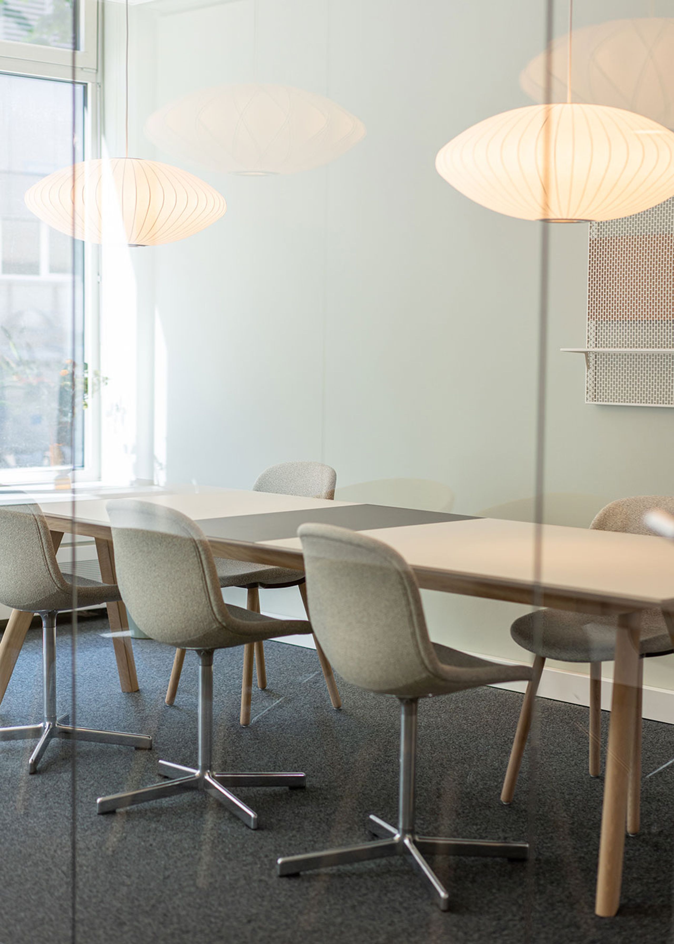 HAY - Spisebord - CPH 30 Extendable - L200 - Sæbebehandlet egetræ / Hvid Laminat Top