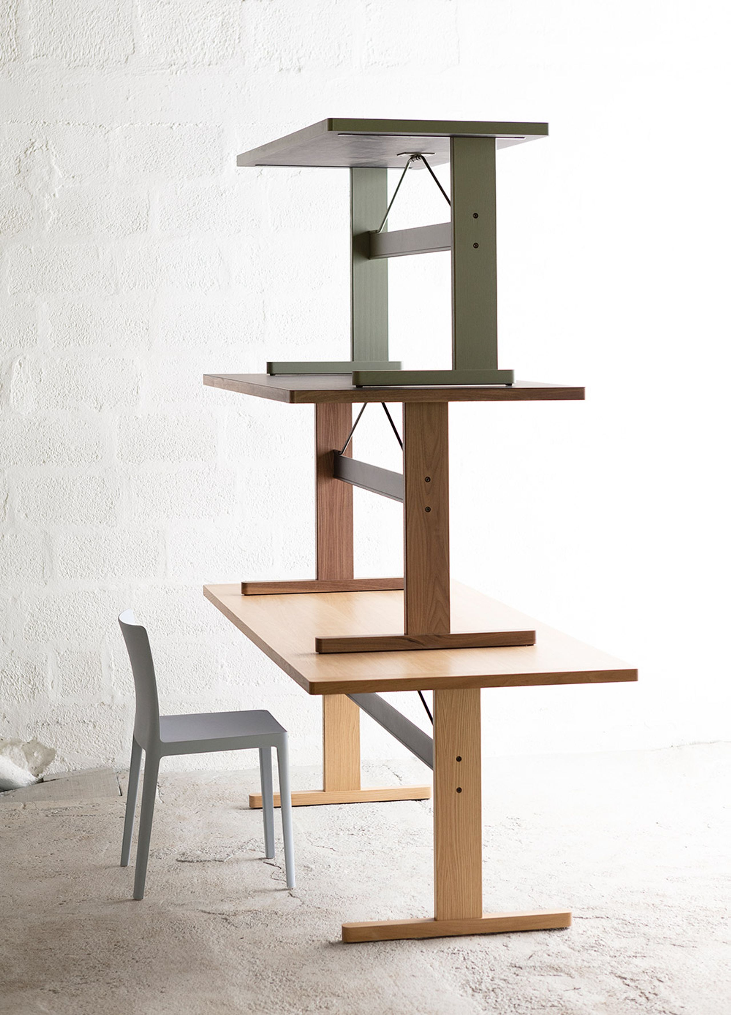 HAY - Spisebord - Passerelle Table - Ink Black Water-Based Lacquered Oak w. Ink Black Crossbar