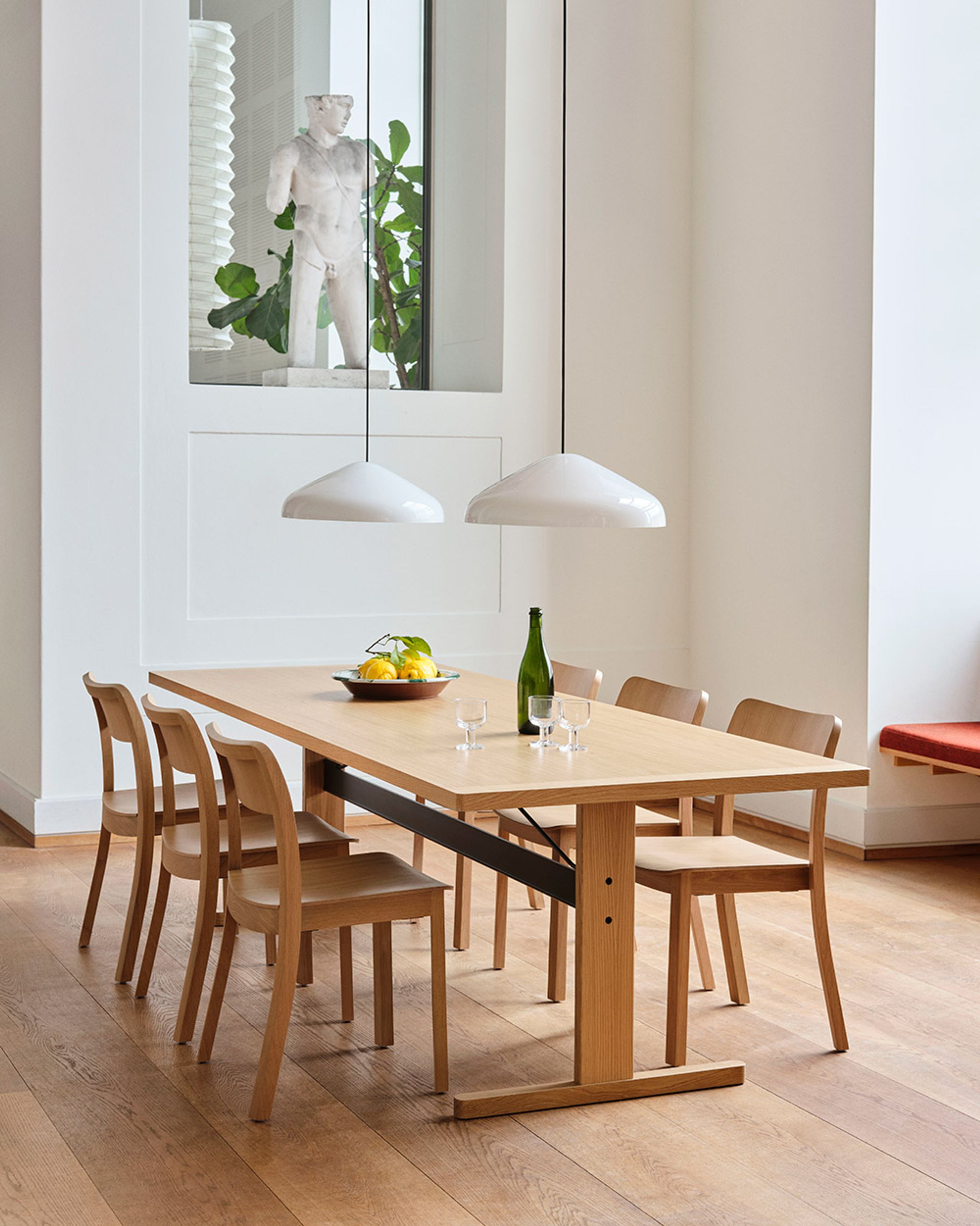 HAY - Spisebord - Passerelle Table - Ink Black Water-Based Lacquered Oak w. Ink Black Crossbar