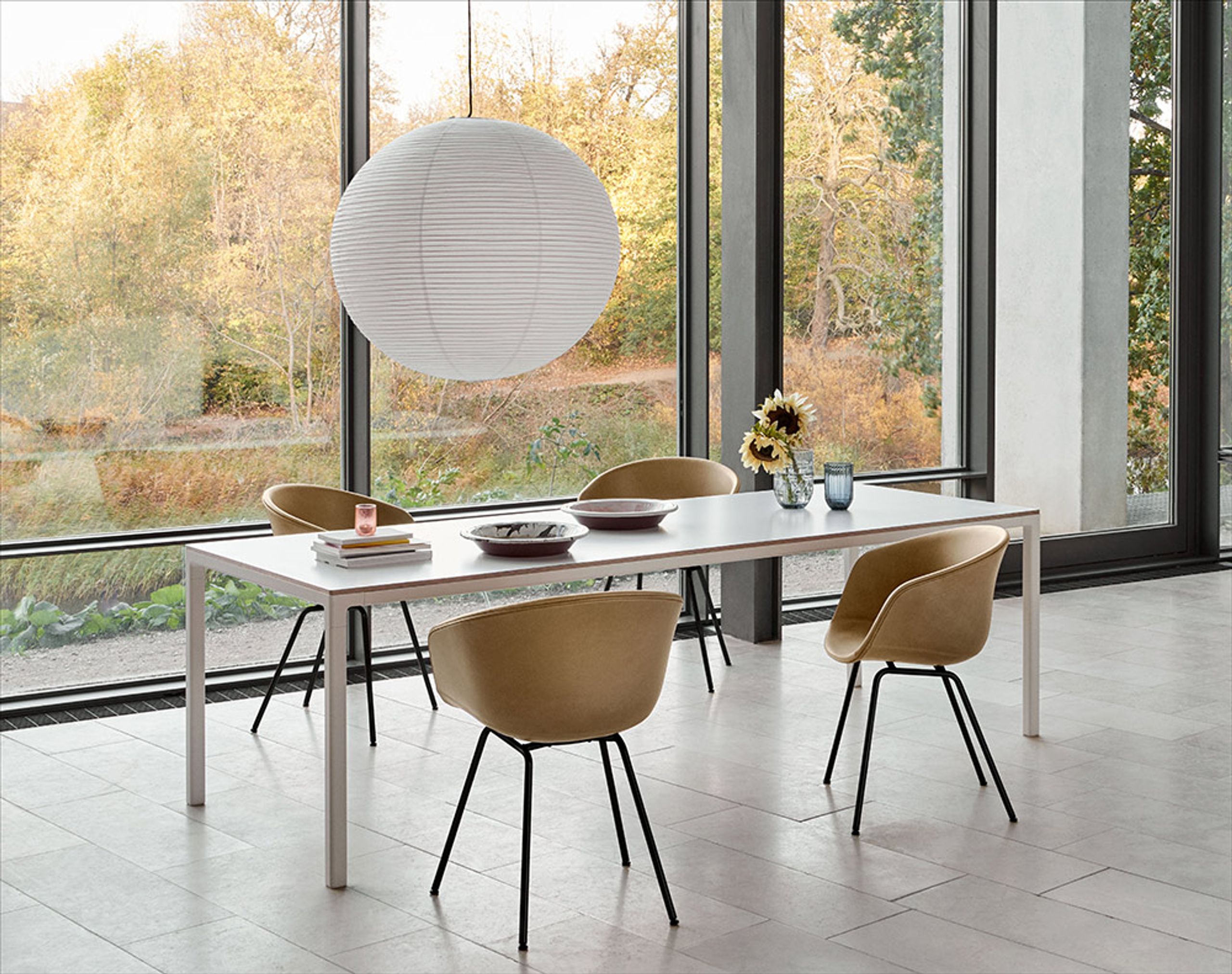 HAY - Stół jadalny - T12 - Tabletop: Black Linoleum / Frame: Black Powder Coated Aluminium - L160