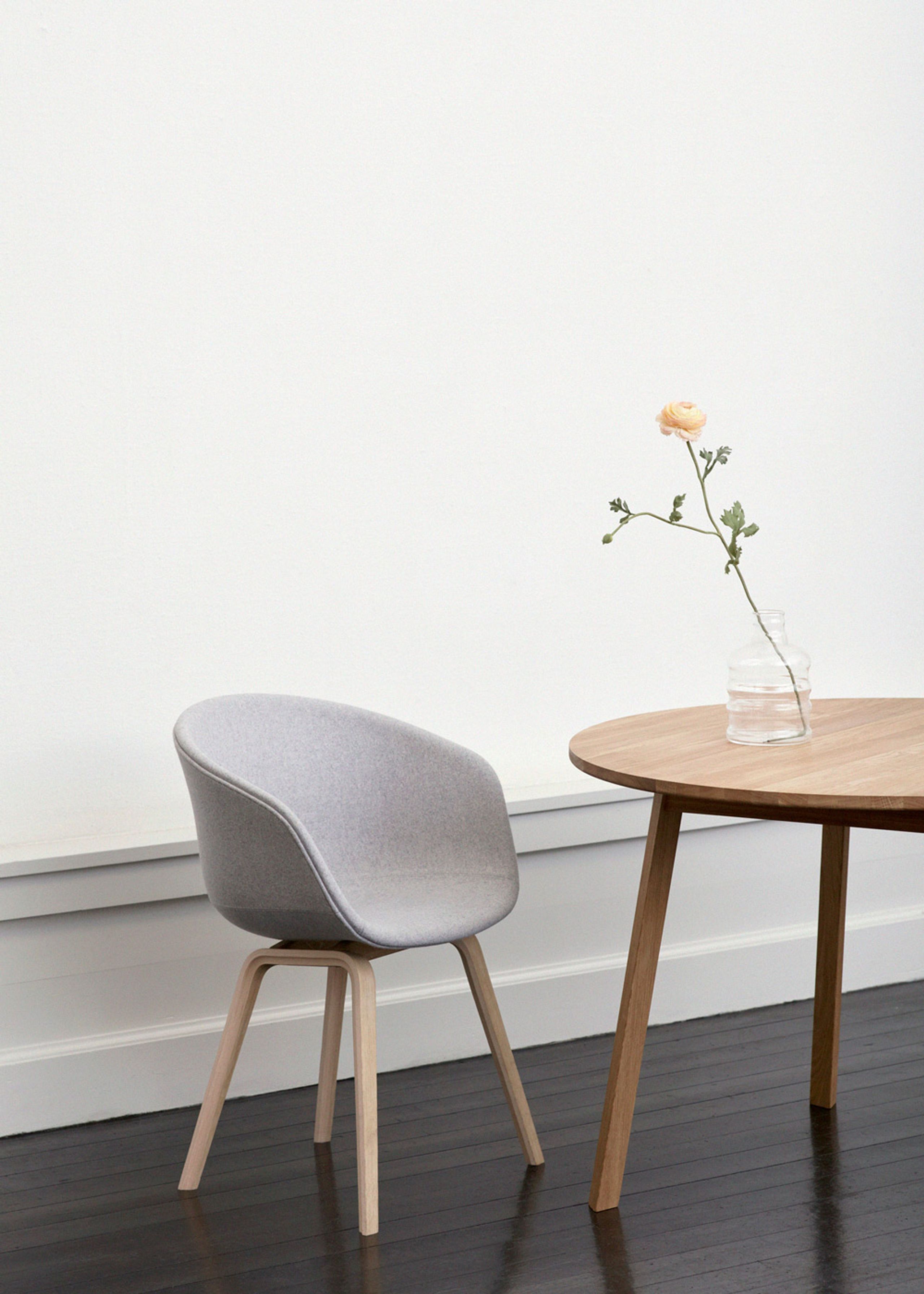 HAY - Spisebord - TRIANGLE Leg Table / Round - Olieret Eg