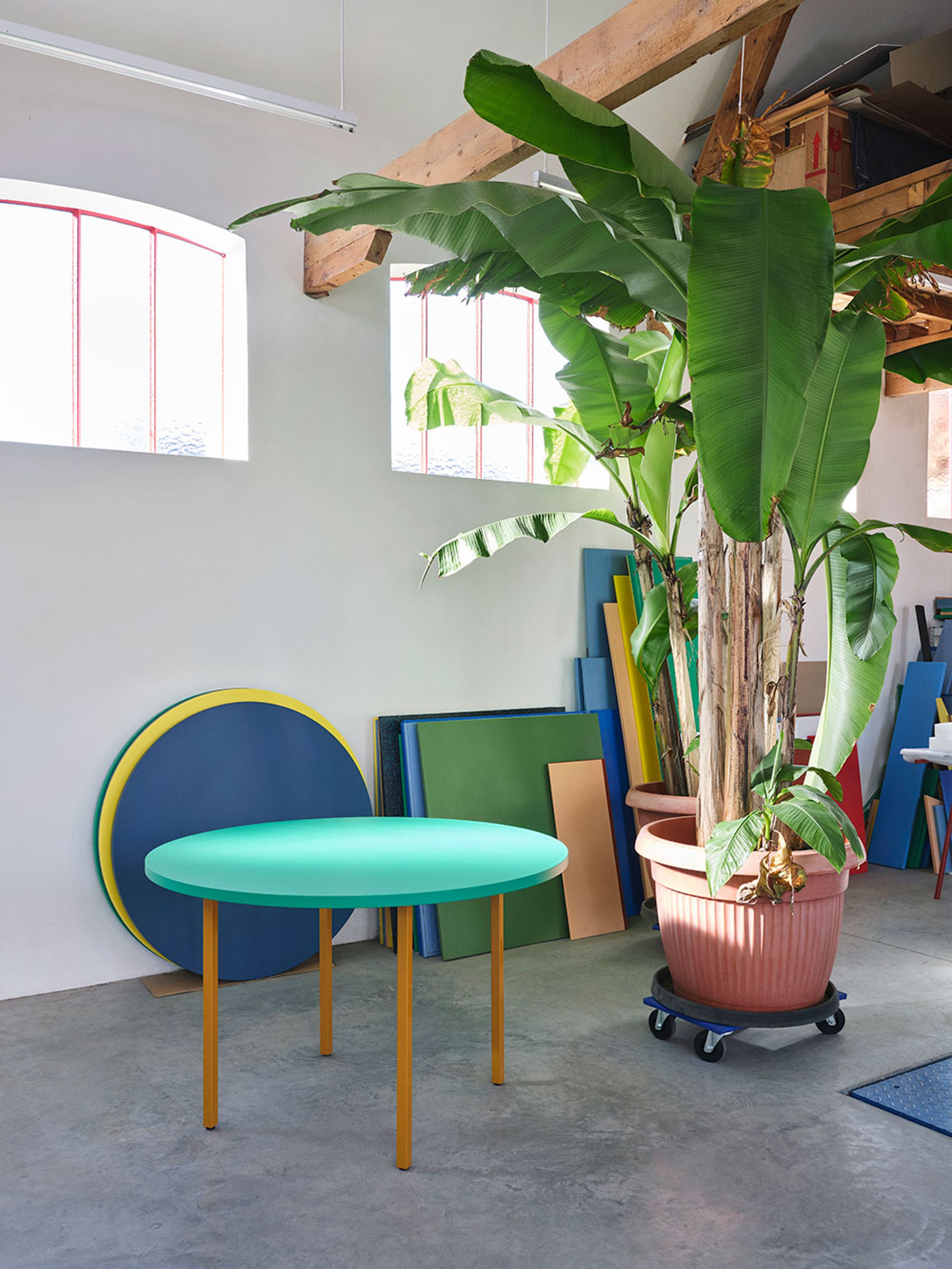 HAY - Dining Table - Two-Colour Table - Round - Maroon Red/Blue