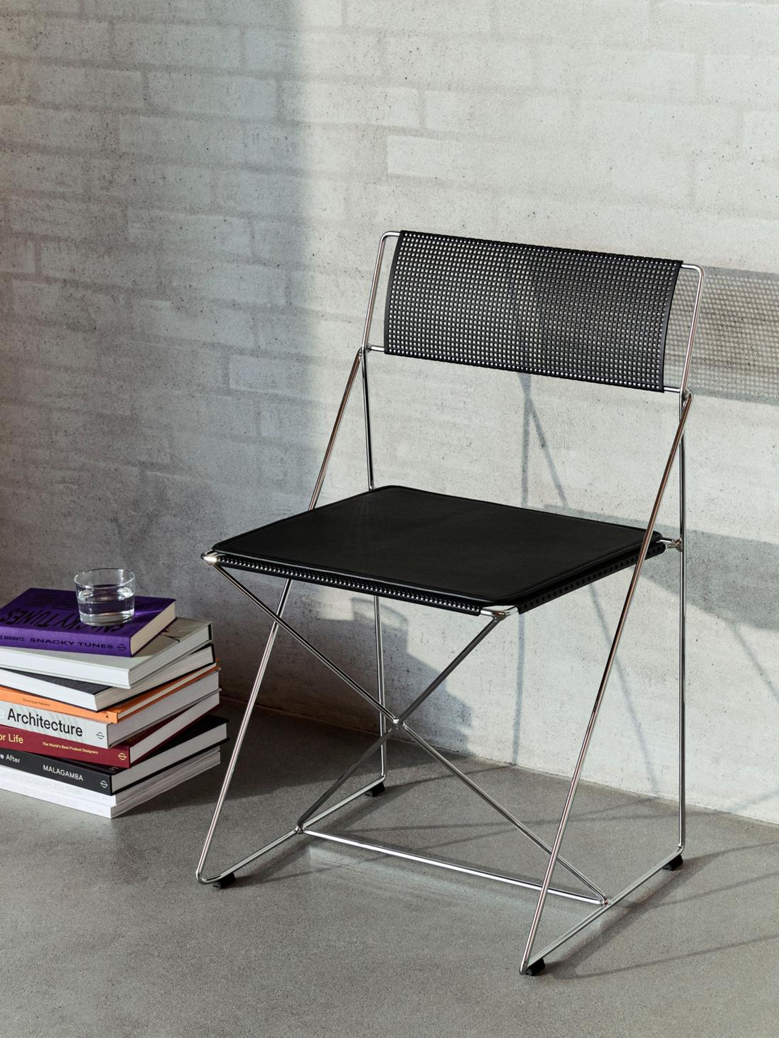 HAY - Spisebordsstol - X-Line Chair Chromed Base / Indoor - Black Powder Coated Steel / Chromed Steel