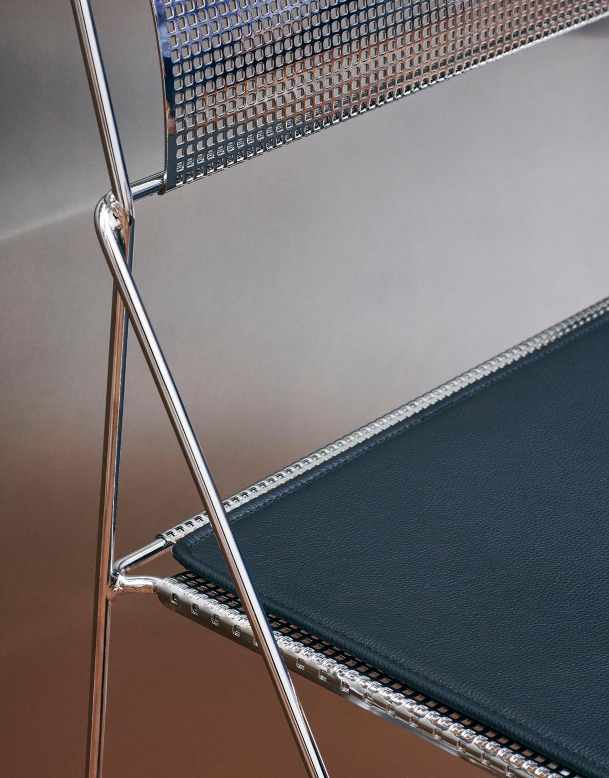 HAY - Spisebordsstol - X-Line Chair Chromed Base / Indoor - Black Powder Coated Steel / Chromed Steel