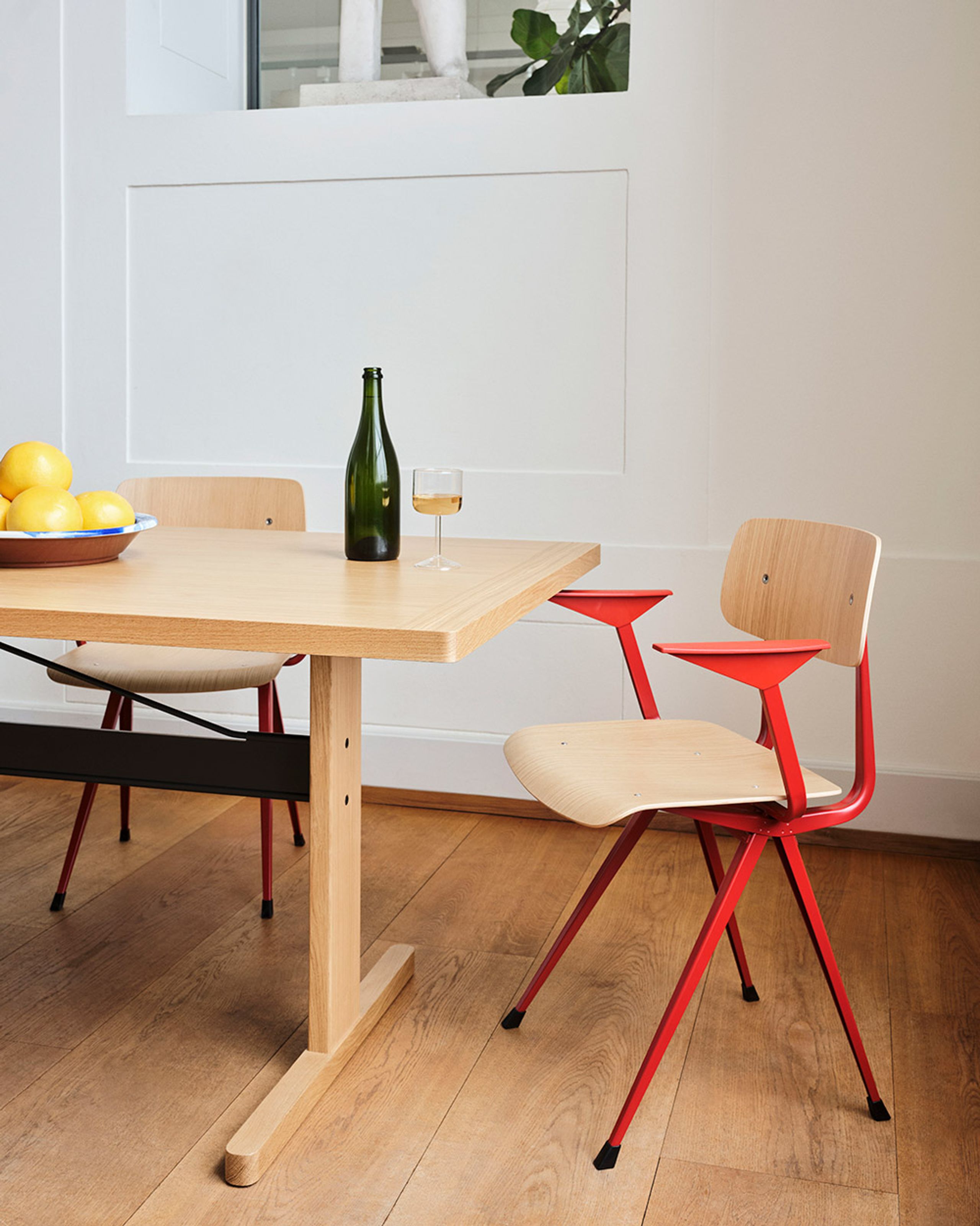 HAY - Spisebordsstol - Result Armchair / Seat Upholstery - Smoked Water-Based Lacquered Oak & Atlas 671 / Tomato