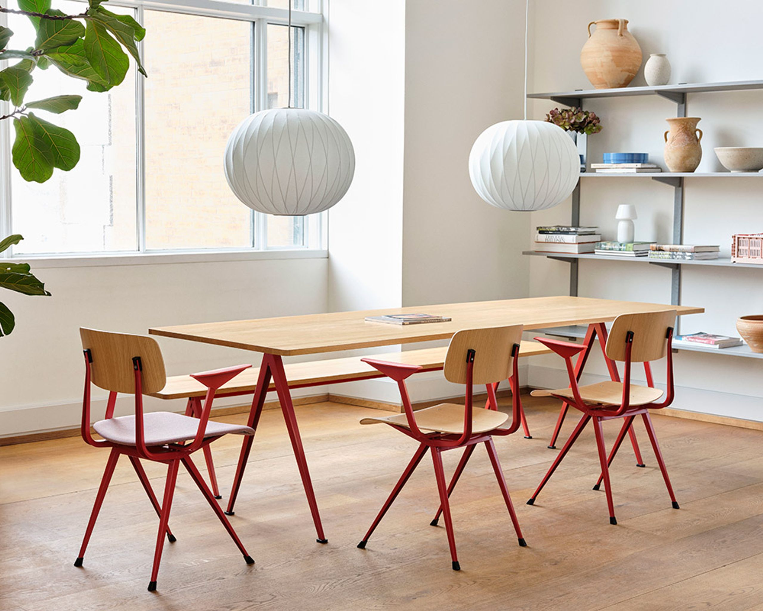 HAY - Spisebordsstol - Result Armchair / Seat Upholstery - Smoked Water-Based Lacquered Oak & Atlas 671 / Tomato