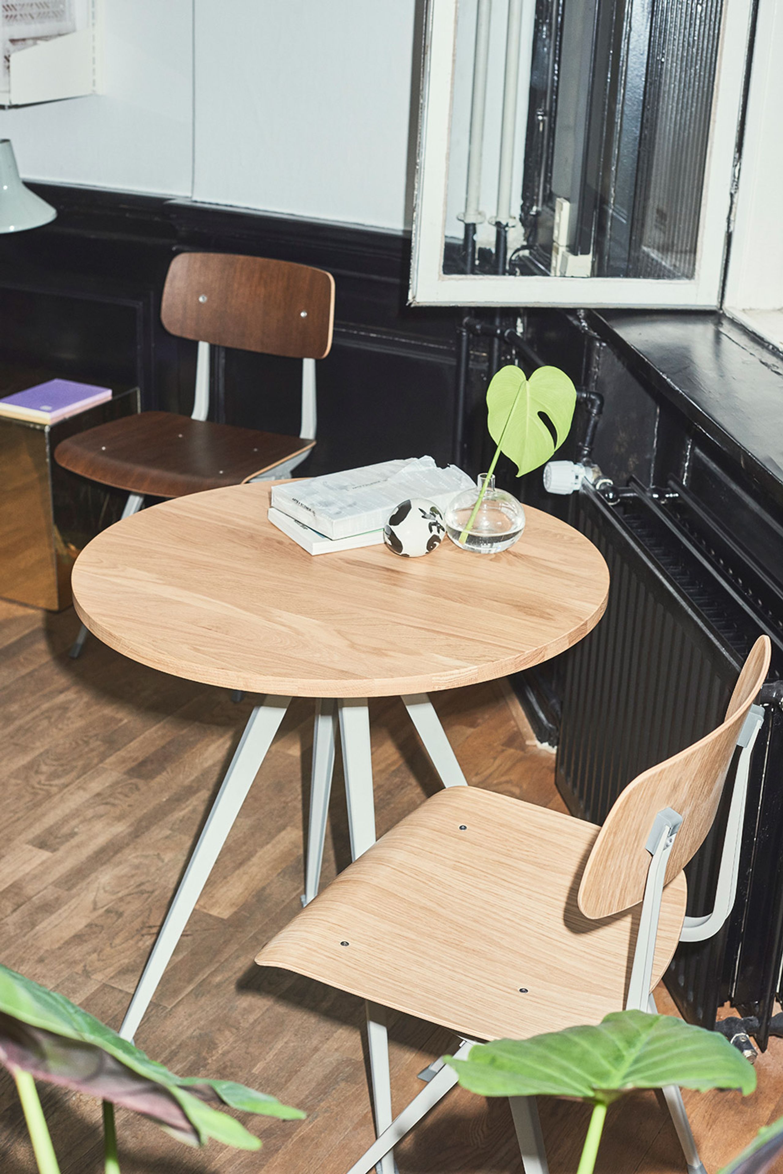 HAY - Spisebordsstol - Result Chair - Black Water-Based Lacquered Oak / Black