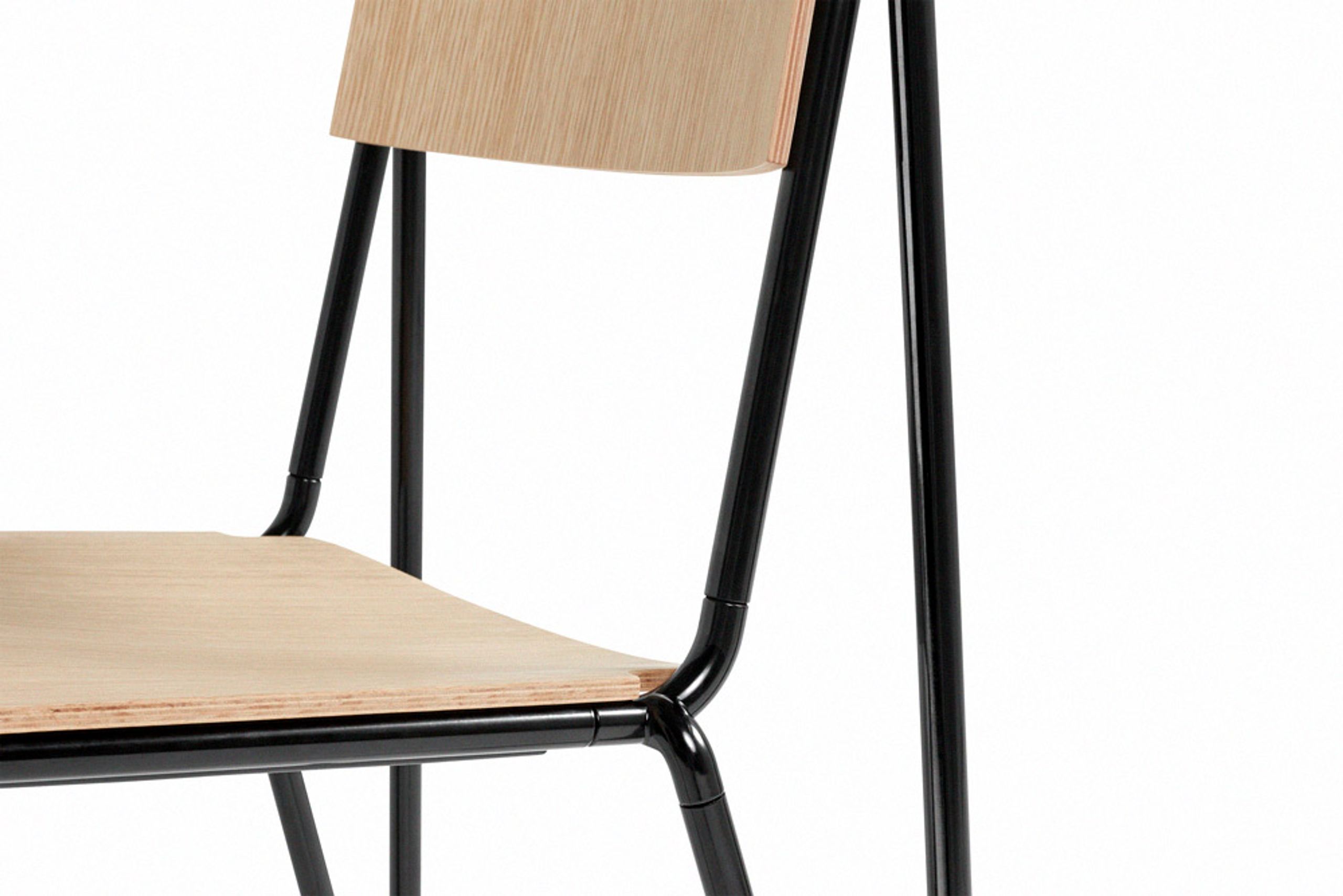 HAY - Chaise - Petit Standard - Black Stained Oak / Black Steel