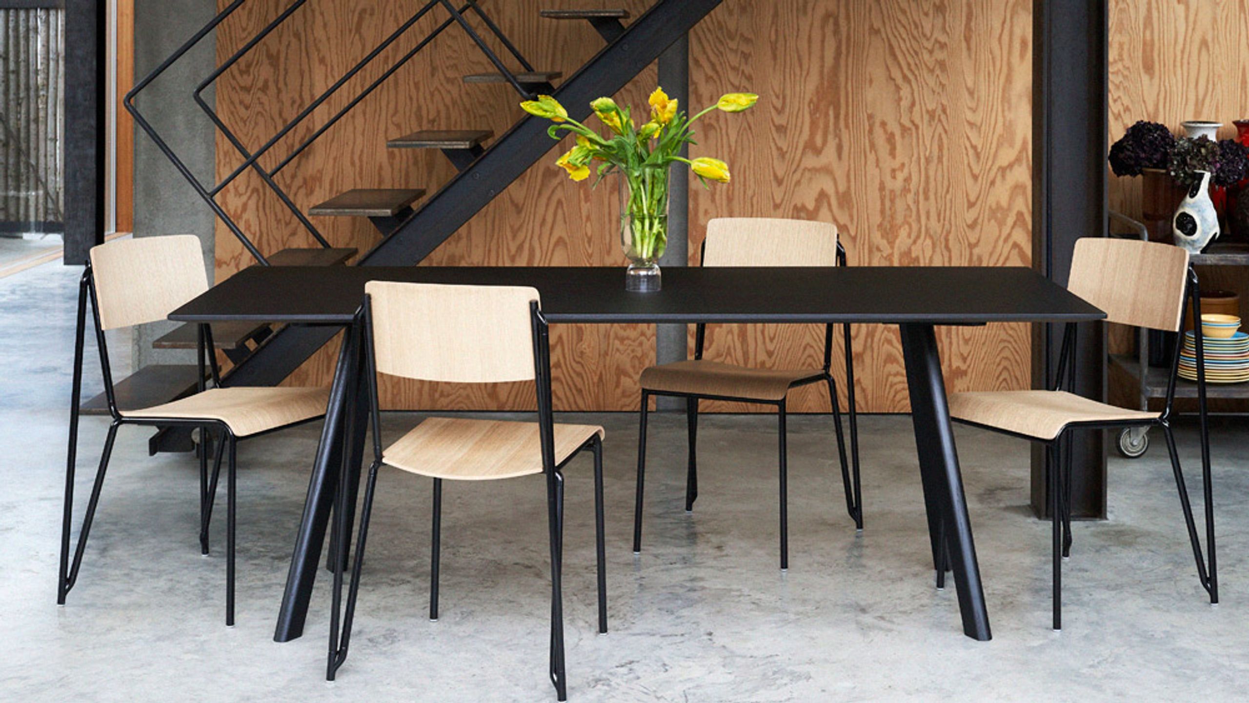 HAY - Chaise - Petit Standard - Black Stained Oak / Black Steel