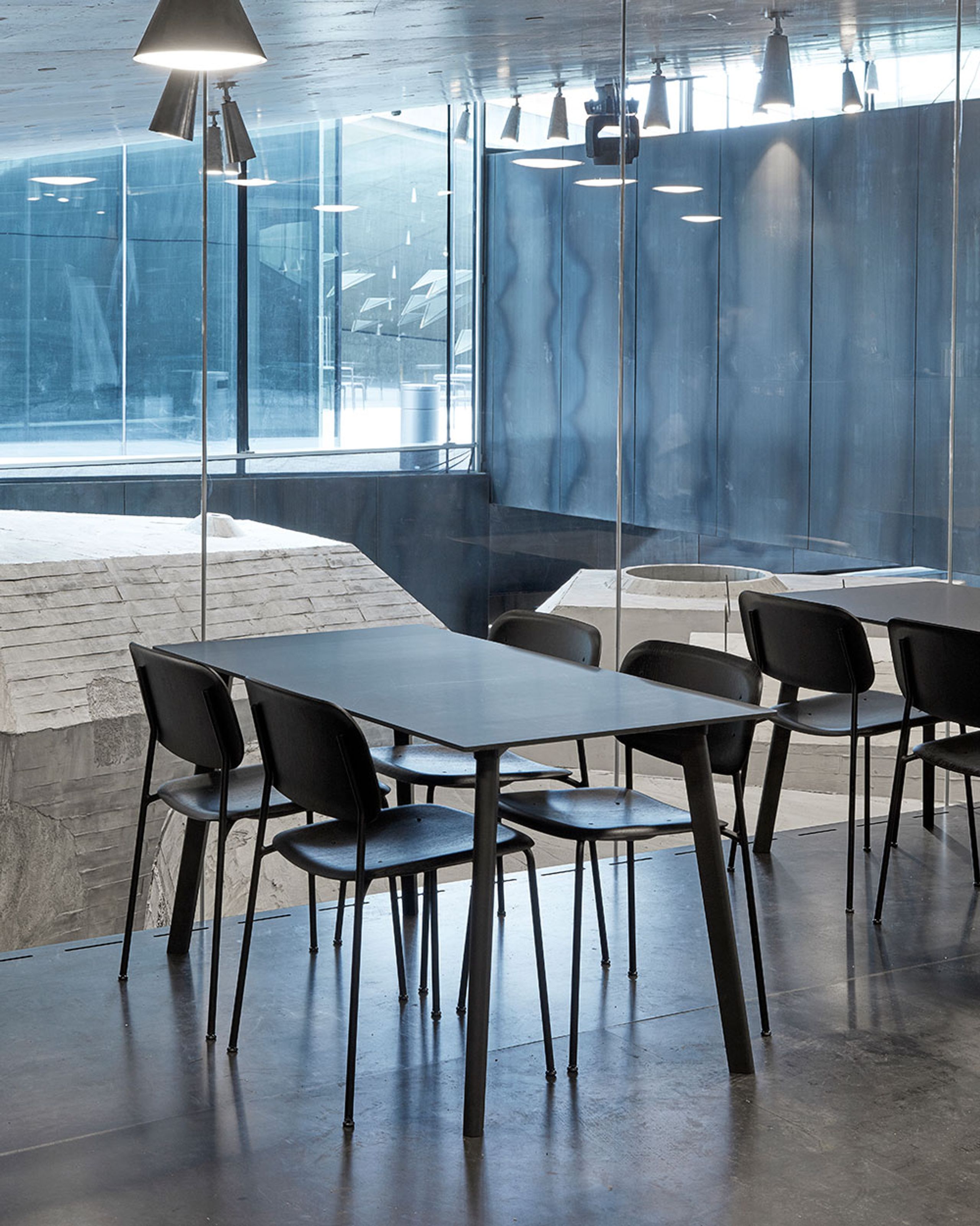 HAY - Chair - Soft Edge 10 - Lacquered Oak/Black Steel