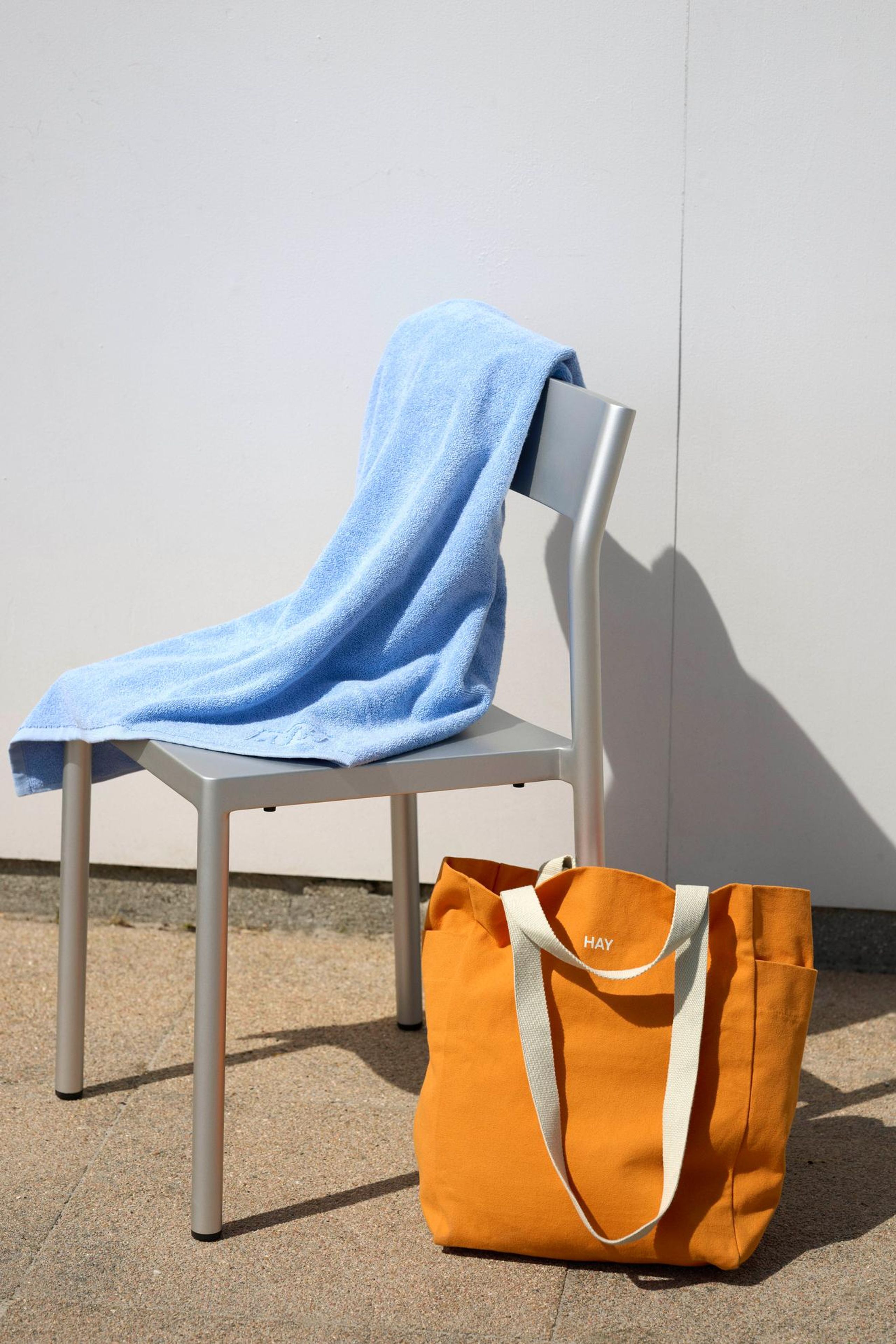 HAY - Tote bag - Everyday Tote Bag - Medium Electric blue