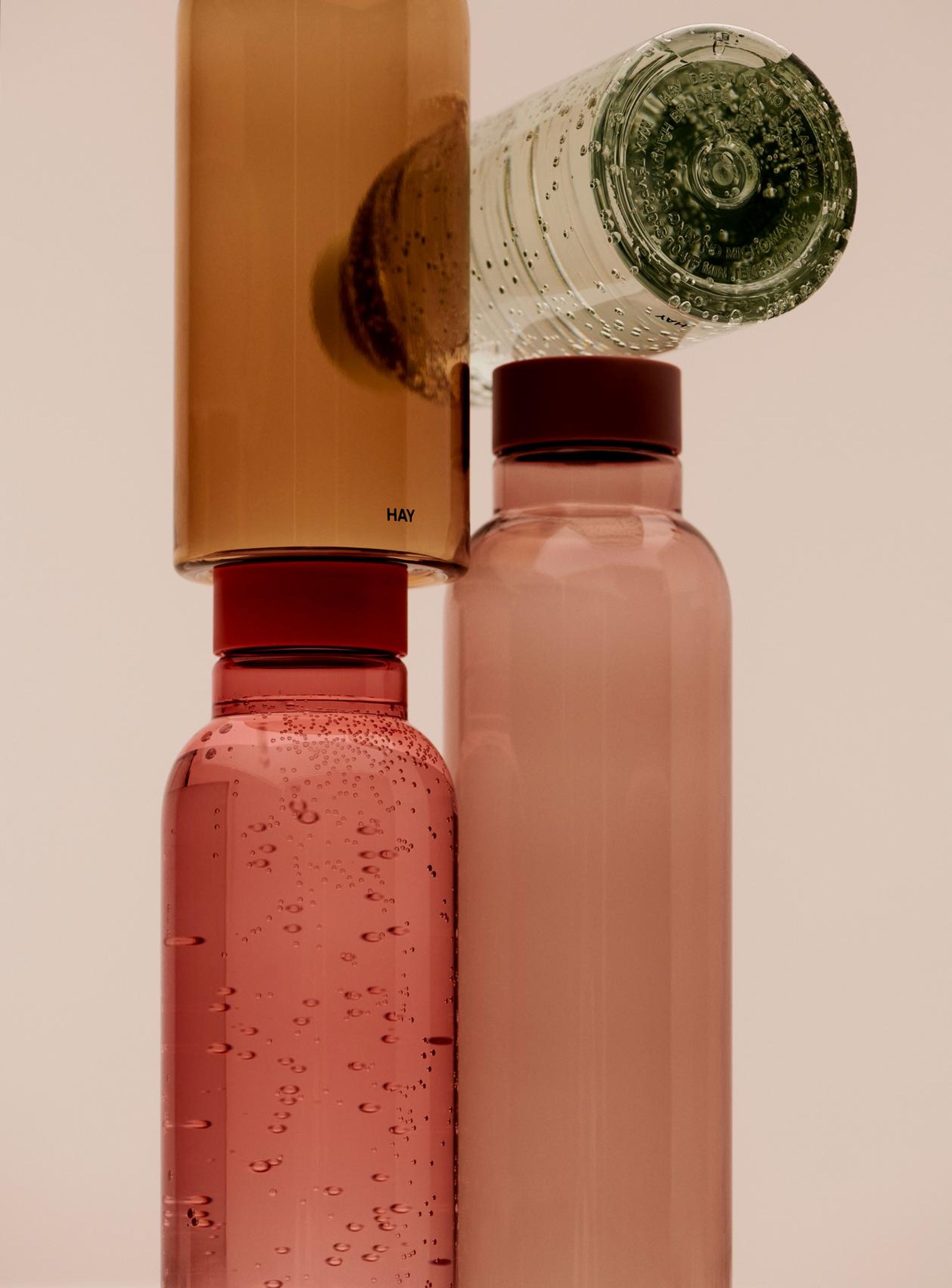 HAY - Airpods Case - Miz Water Bottle - 0,72 litre - Charcoal