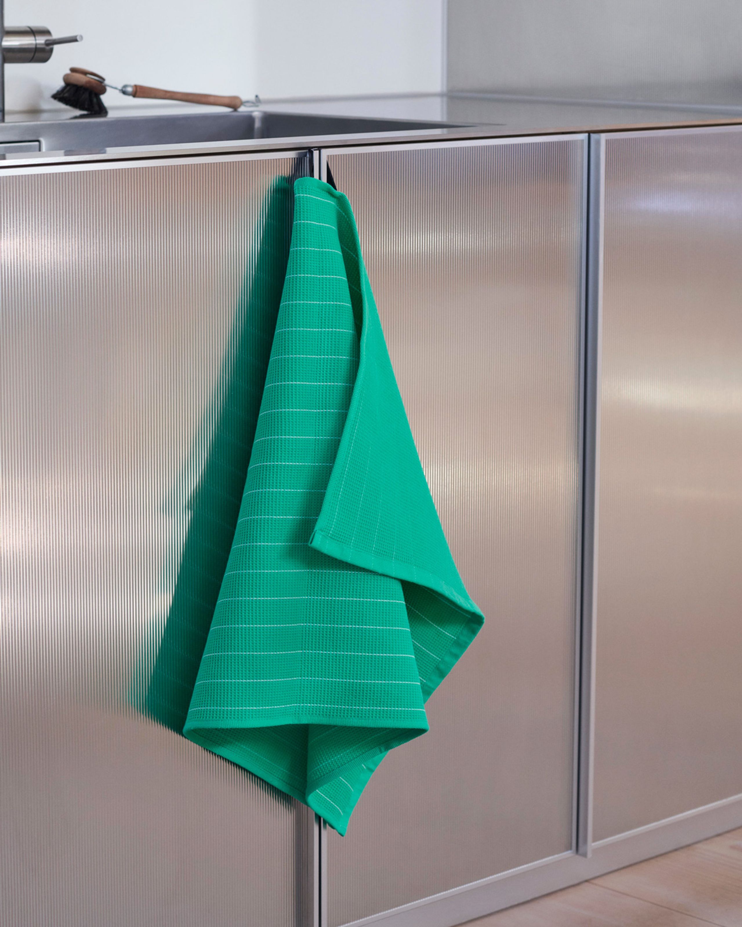HAY - Theedoek - Canteen Tea Towel - Emerald Pinstripe