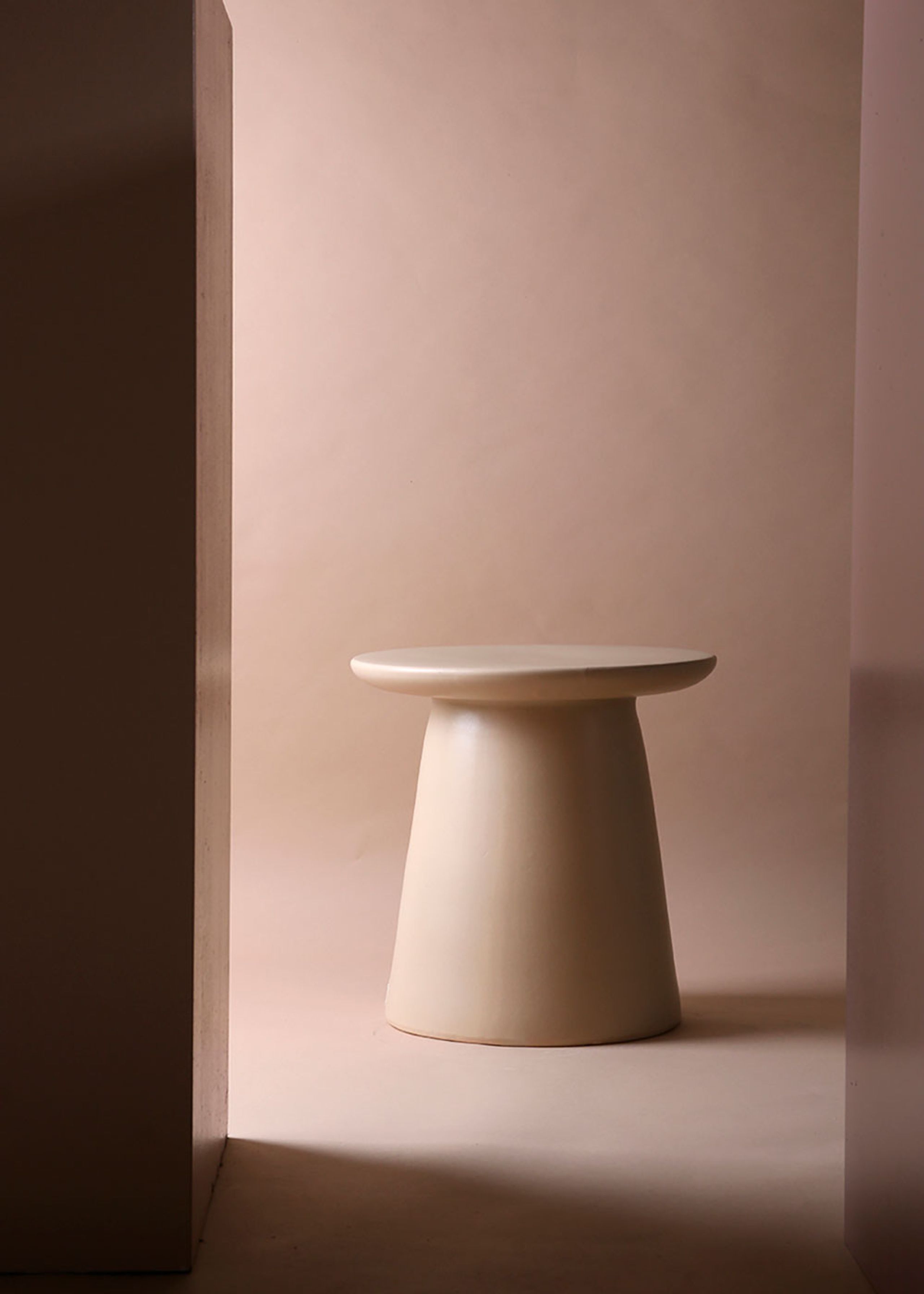 HKLiving - Side table - Side Table Earthenware - Natural / Cream