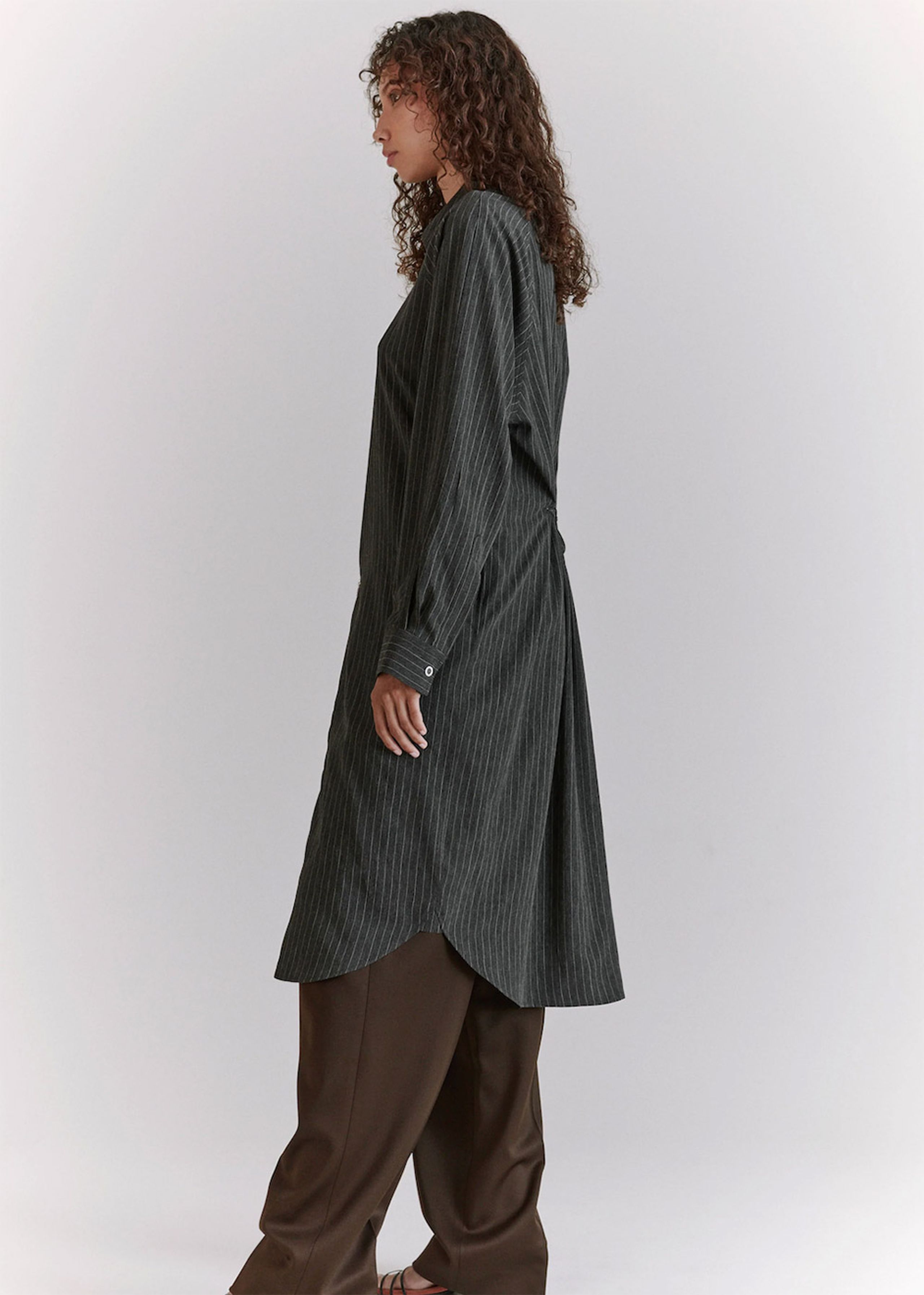 HOPE - Kjole - Sparrow - Grey Pinstripe