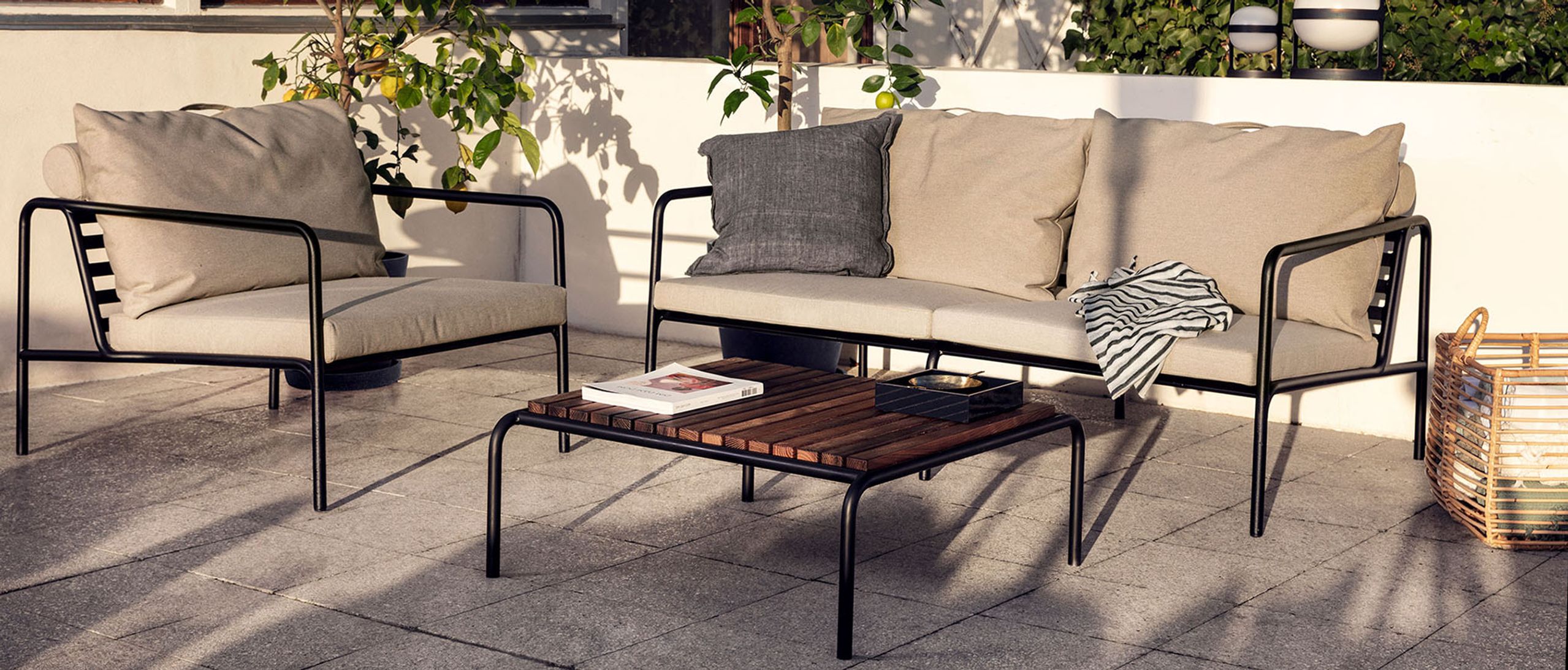 HOUE - Table - AVON lounge table - Thermo Ash/Black steel