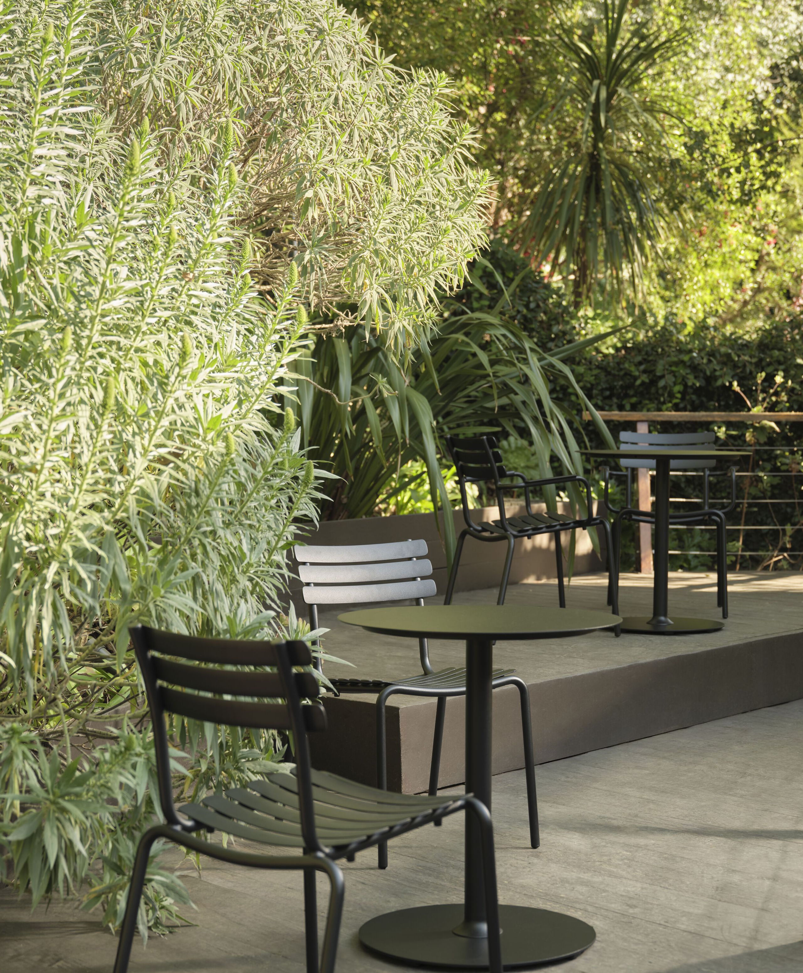 HOUE - Cafébord - Pico Café Table - Ø64 cm - Round Base - Black